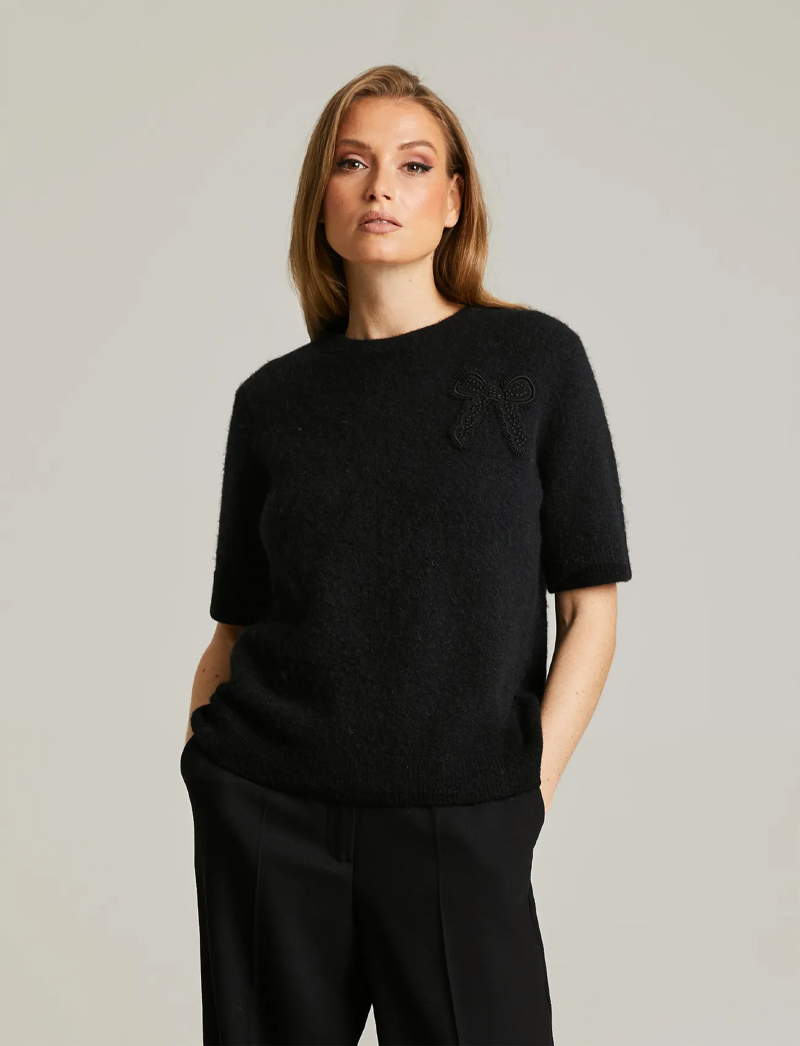 Andiata Enezy, M, Black, Strik > Trøjer, Dame