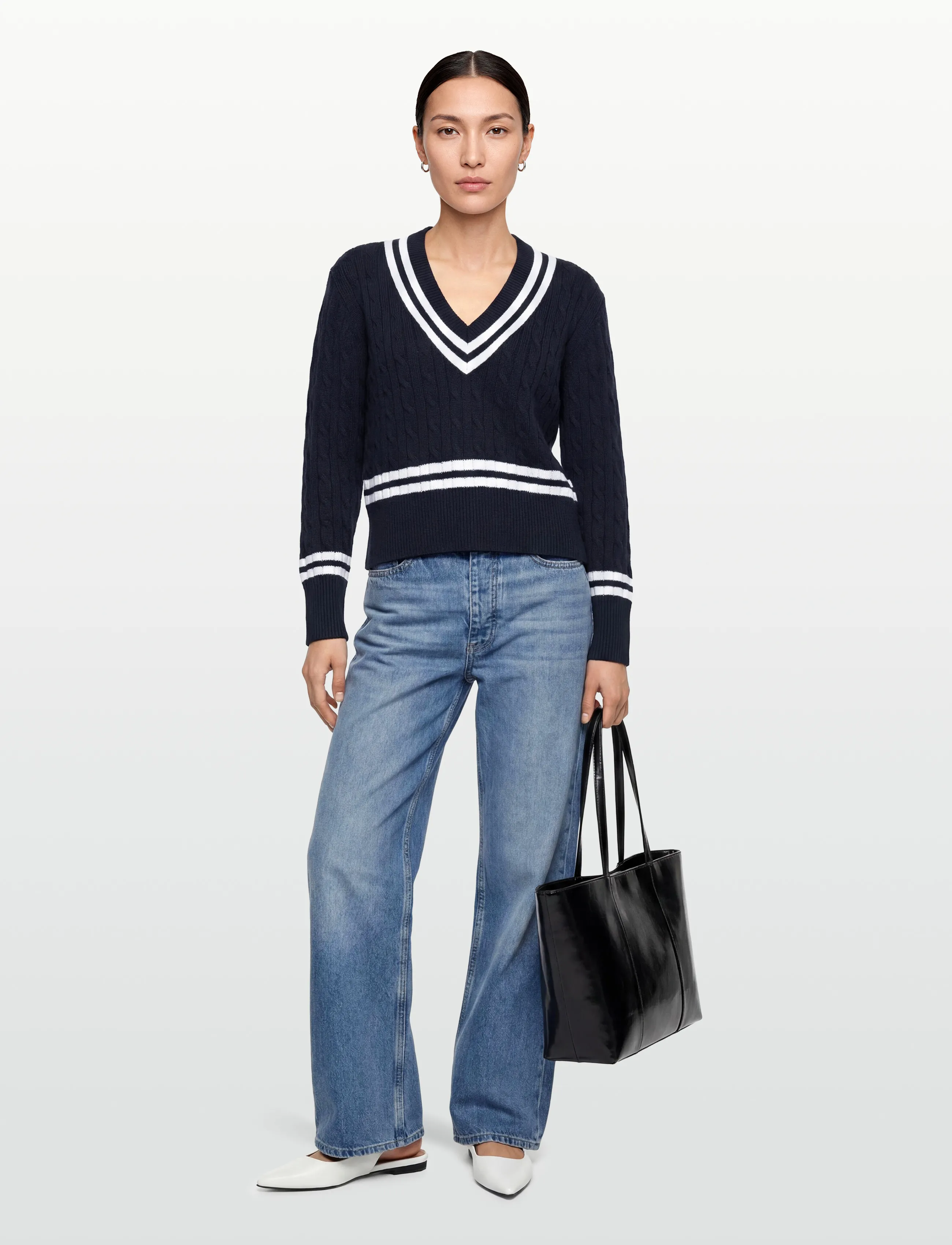 Andiata Hillen, S, Navy, Strik > Trøjer, Dame