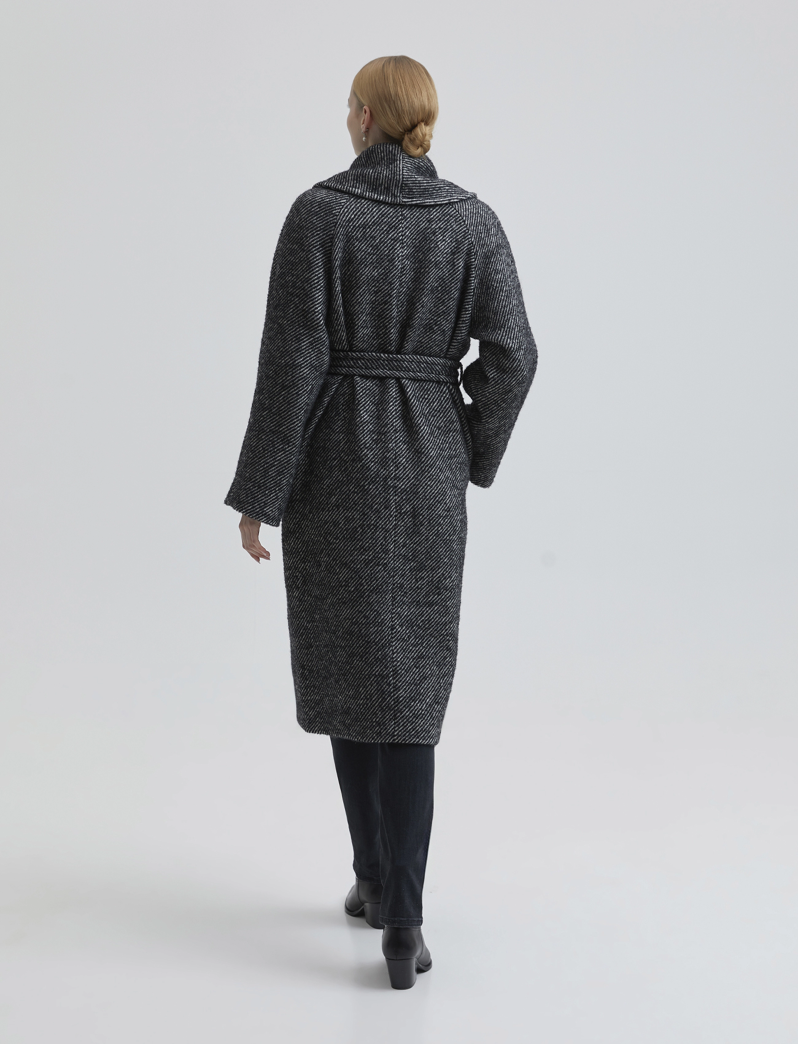Andiata - Leticia 2 coat - black stripes - 3