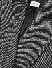 Andiata - Leticia 2 coat - Žieminės striukės - black stripes - 6
