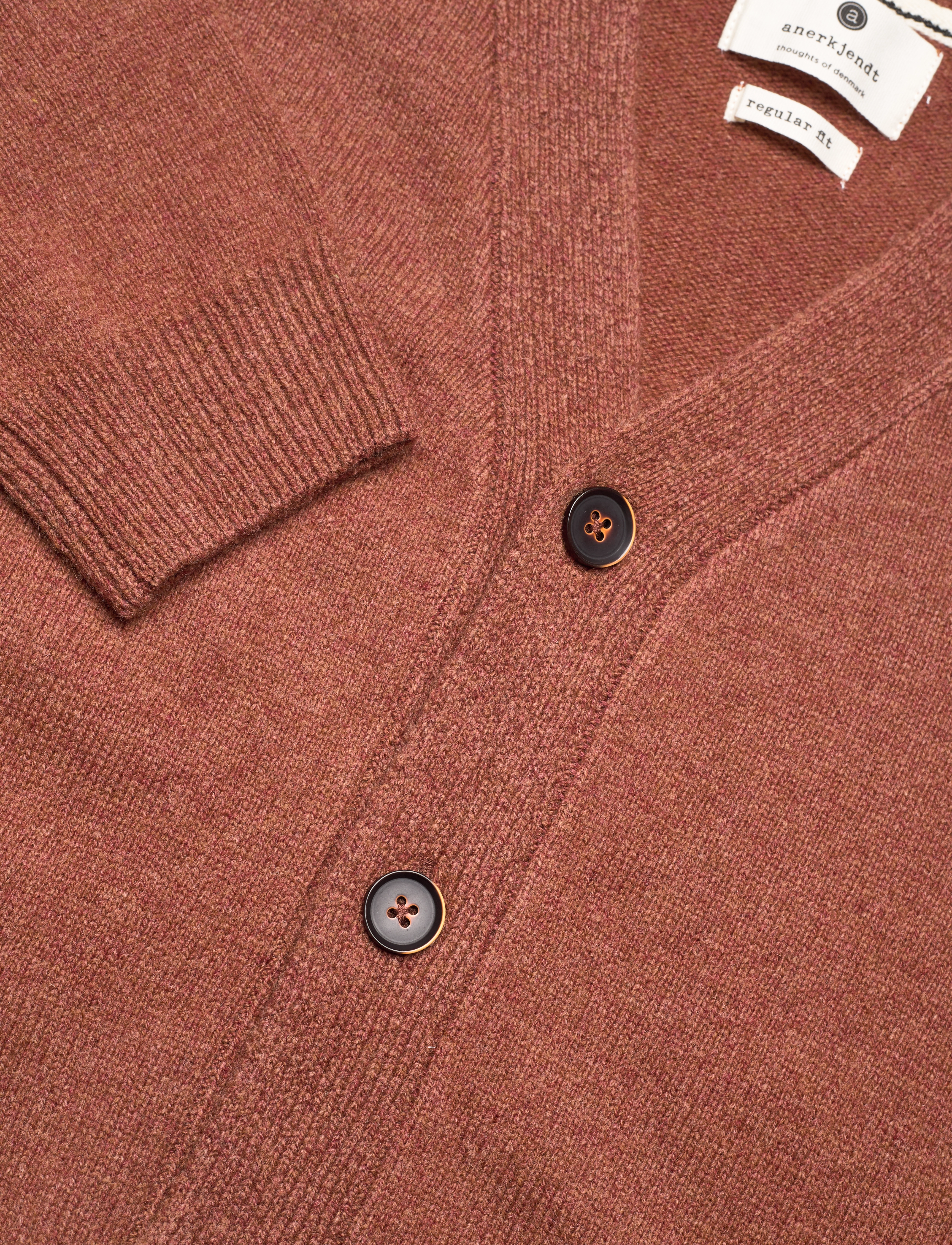 Anerkjendt - AKSVEND LAMBSWOOL CARDIGAN - cardigans - cinnamon stick - 2