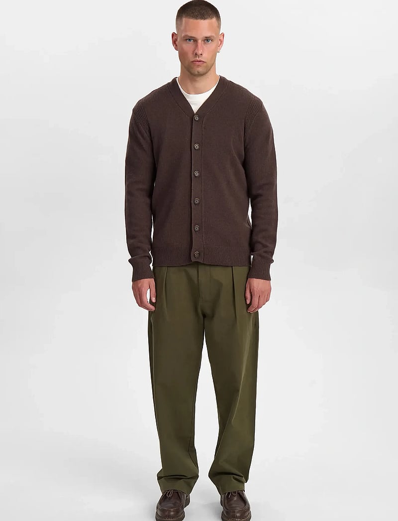 Anerkjendt - AKSVEND LAMBSWOOL CARDIGAN - cardigans - mulch - 3