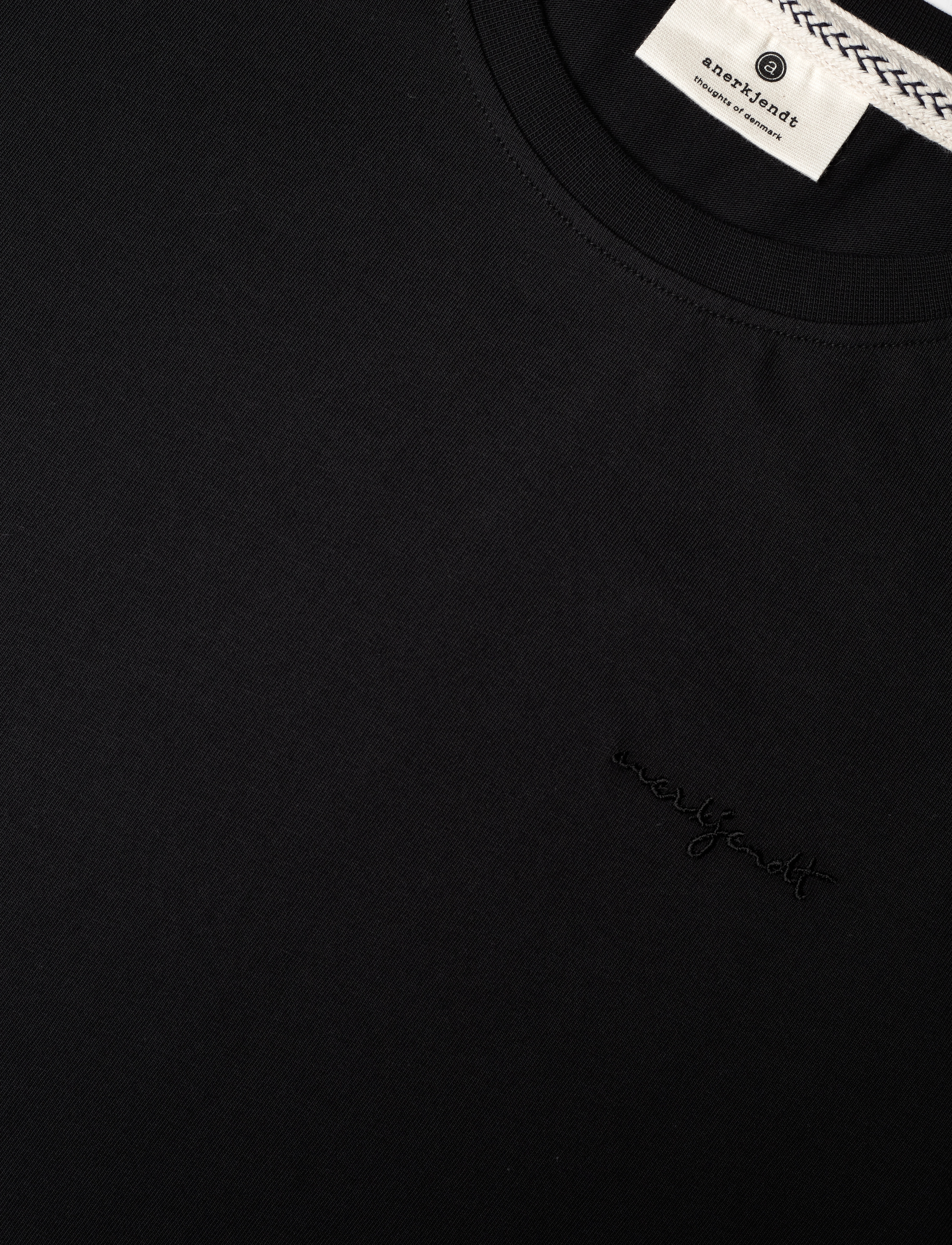 Anerkjendt - AKKIKKI S/S LOGO TEE NOOS - caviar - 3