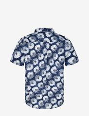 Anerkjendt - AKLEO S/S POPLIN AOP-GOTS - short-sleeved t-shirts - sky captain - 1