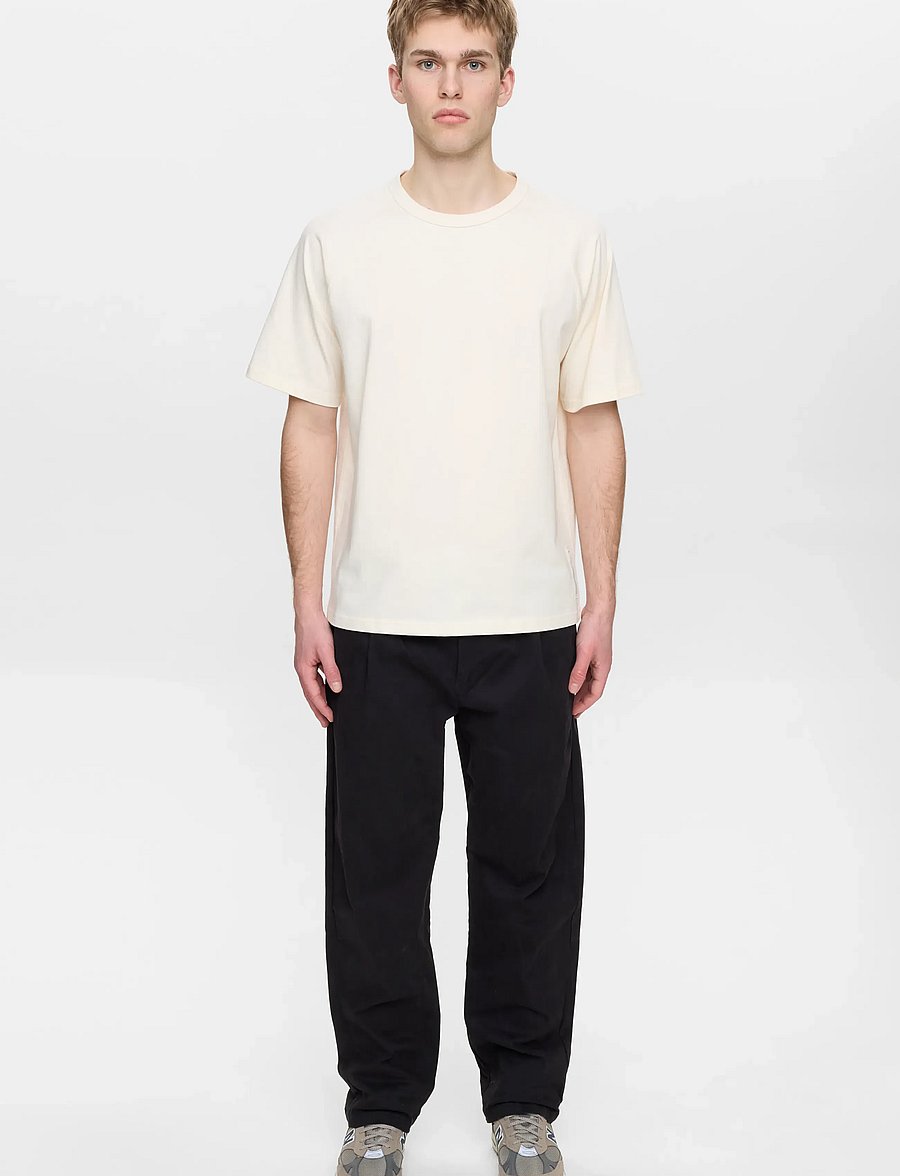 Anerkjendt - AKJAN COTTON PLEAT ELA PANTS - freizeithosen - caviar - 3