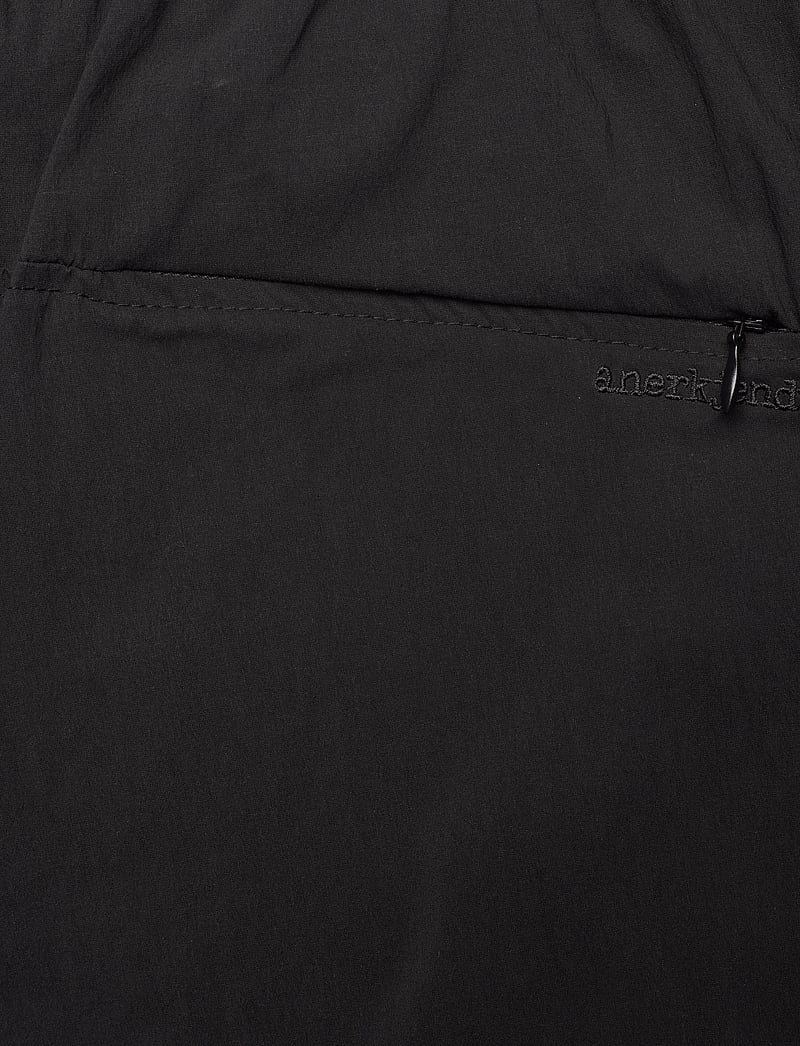 Anerkjendt - AKJAN TEC GROSGRAIN BELT SHORTS - cargo shorts - caviar - 4