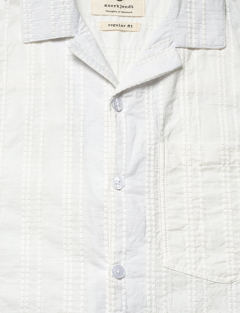 Anerkjendt - AKLEON EMB S/S SHIRT - kortärmade skjortor - tofu - 2