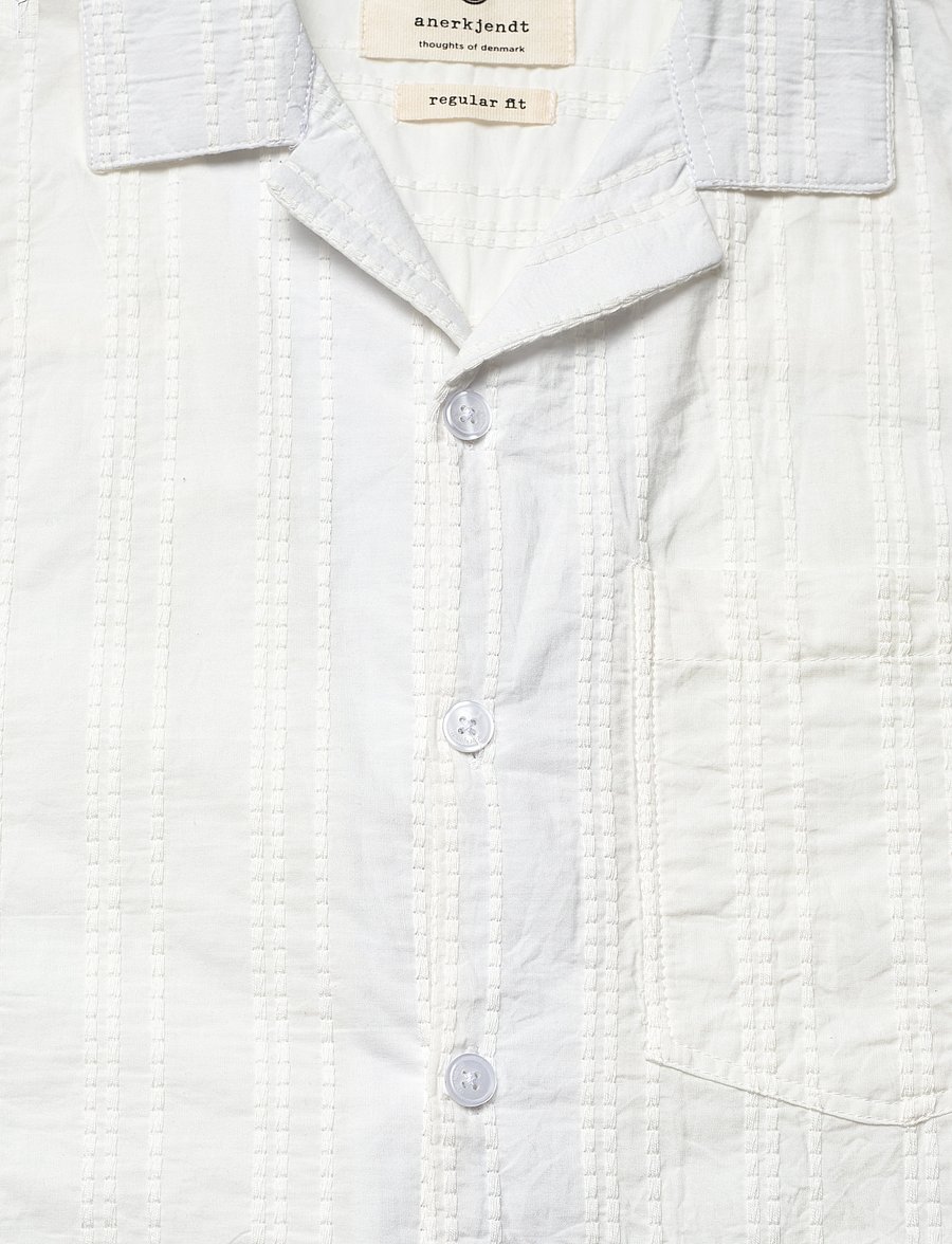 Anerkjendt - AKLEON EMB S/S SHIRT - kurzarmhemden - tofu - 2