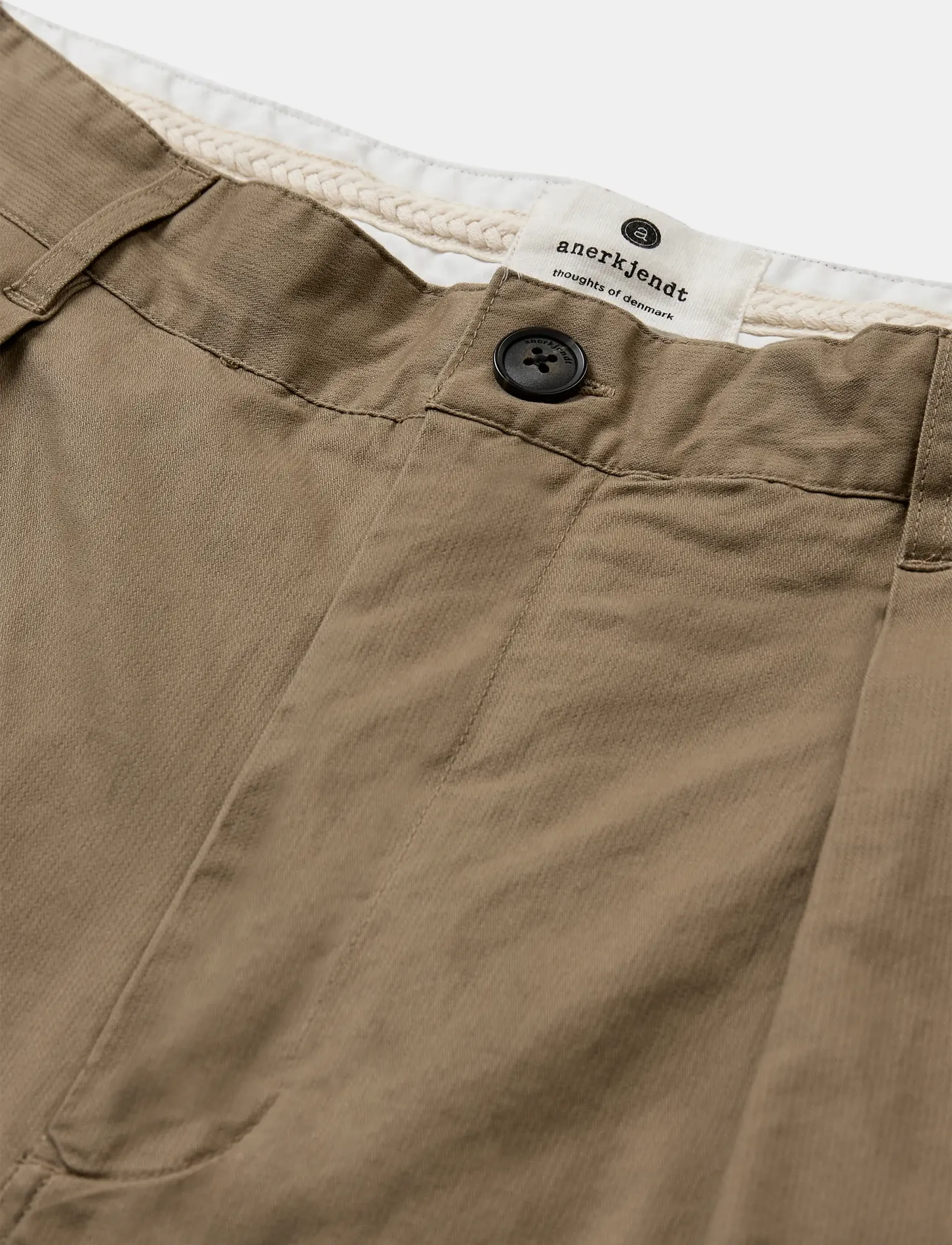 Anerkjendt - AKJAKOB COTTON PLEAT PANTS - vabaajapüksid - ermine - 2