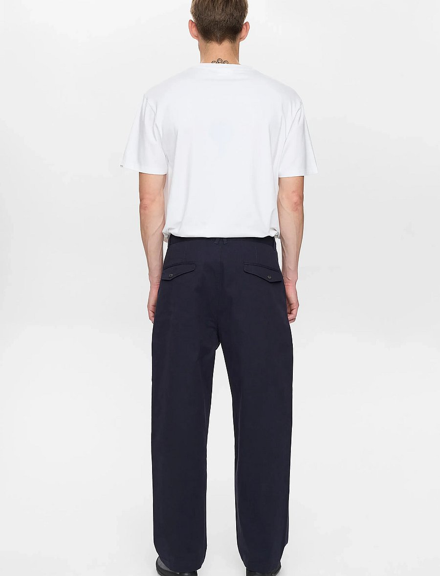 Anerkjendt - AKJAKOB COTTON PLEAT PANTS - vabaajapüksid - sky captain - 3
