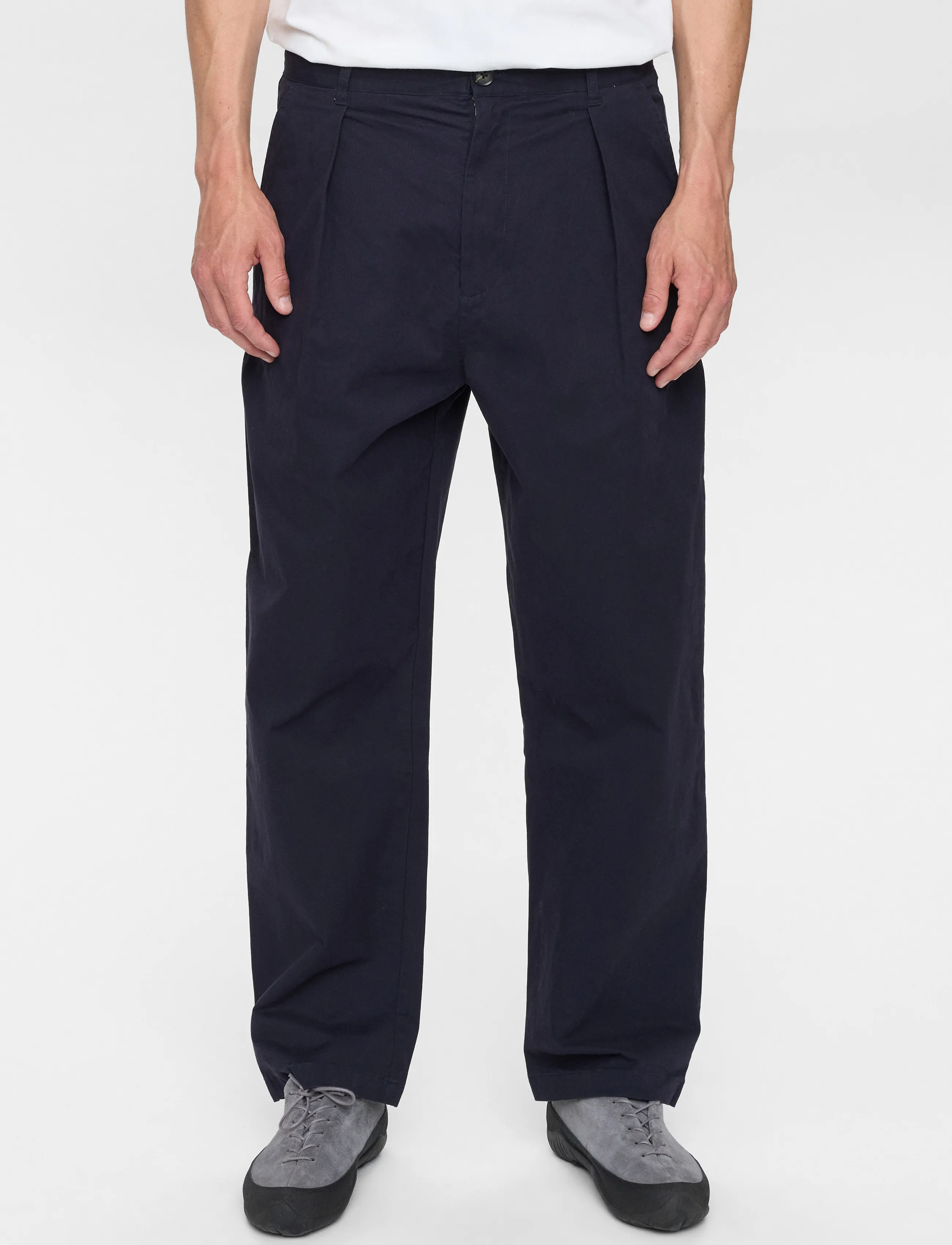 Anerkjendt - AKJAKOB COTTON PLEAT PANTS - casual bukser - sky captain - 2