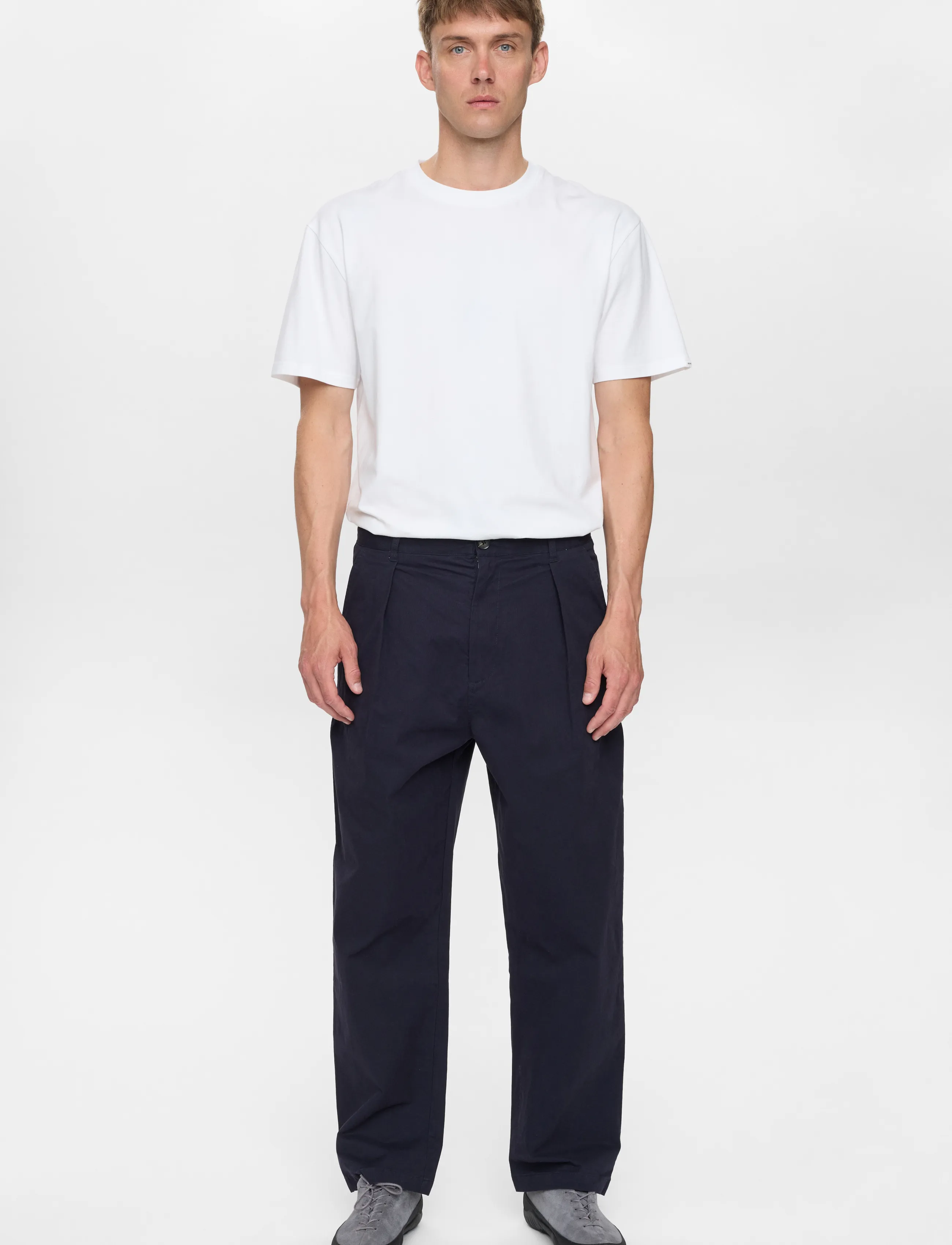 Anerkjendt - AKJAKOB COTTON PLEAT PANTS - casual bukser - sky captain - 3