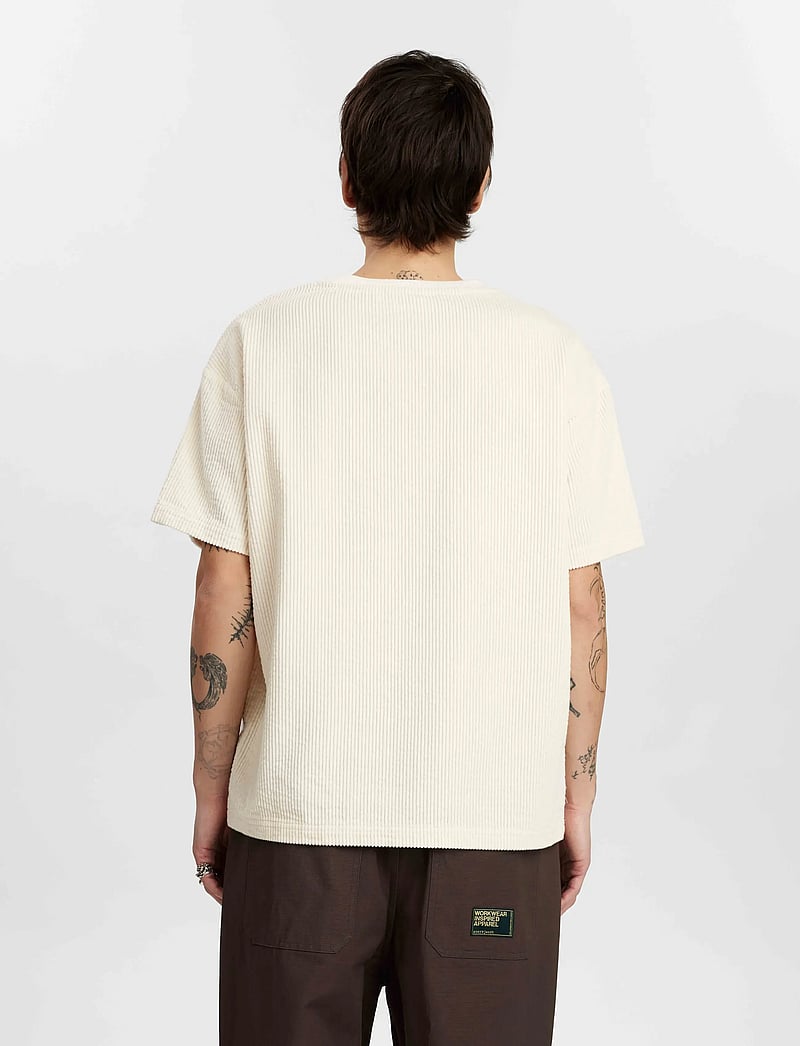 Anerkjendt - AKVILLADS CORDUROY S/S TEE - t-shirts - tofu - 5