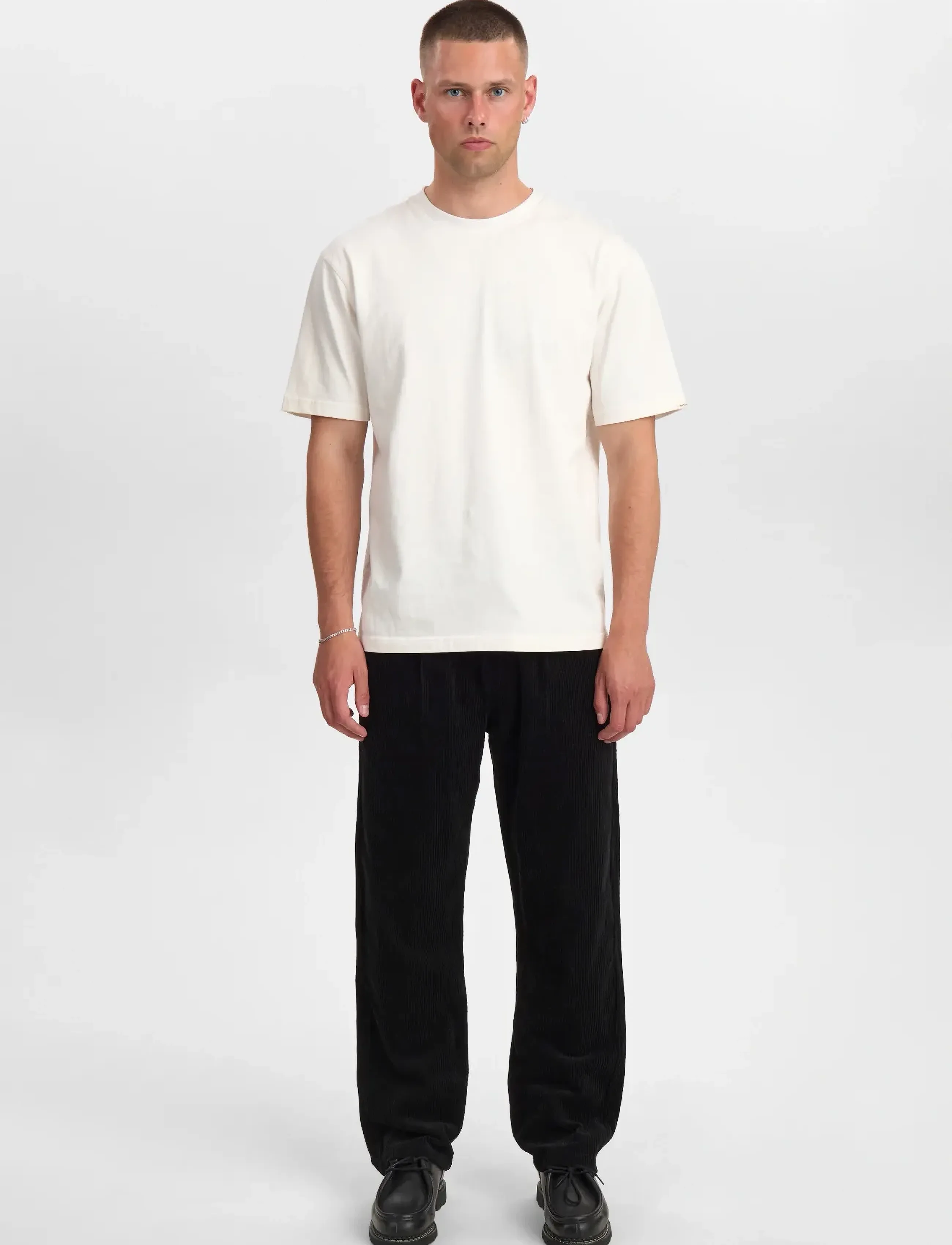 Anerkjendt - AKJAN CORD PLEAT PANTS - caviar - 3