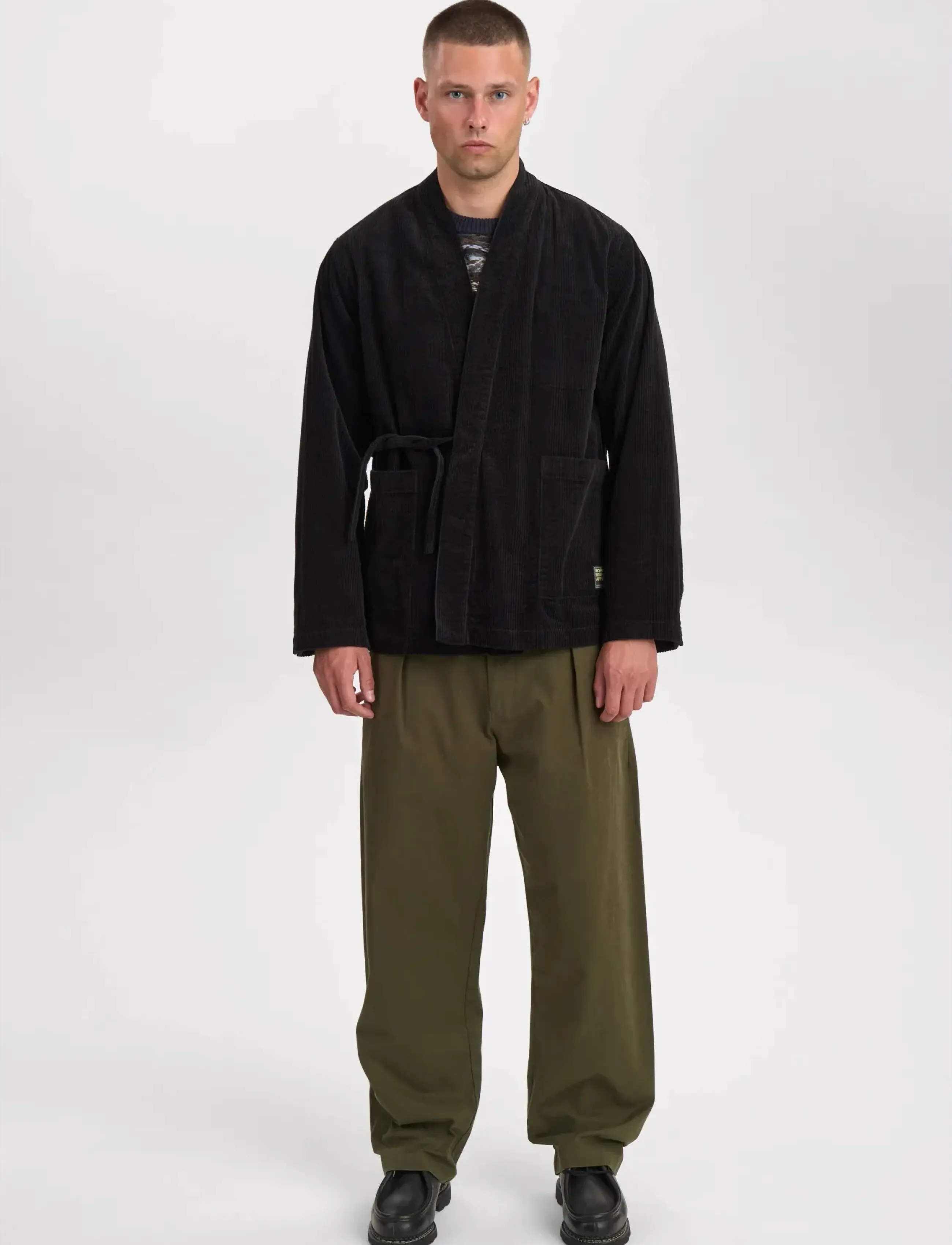 Anerkjendt - AKJESPER CORD KIMONO - corduroy shirts - caviar - 3