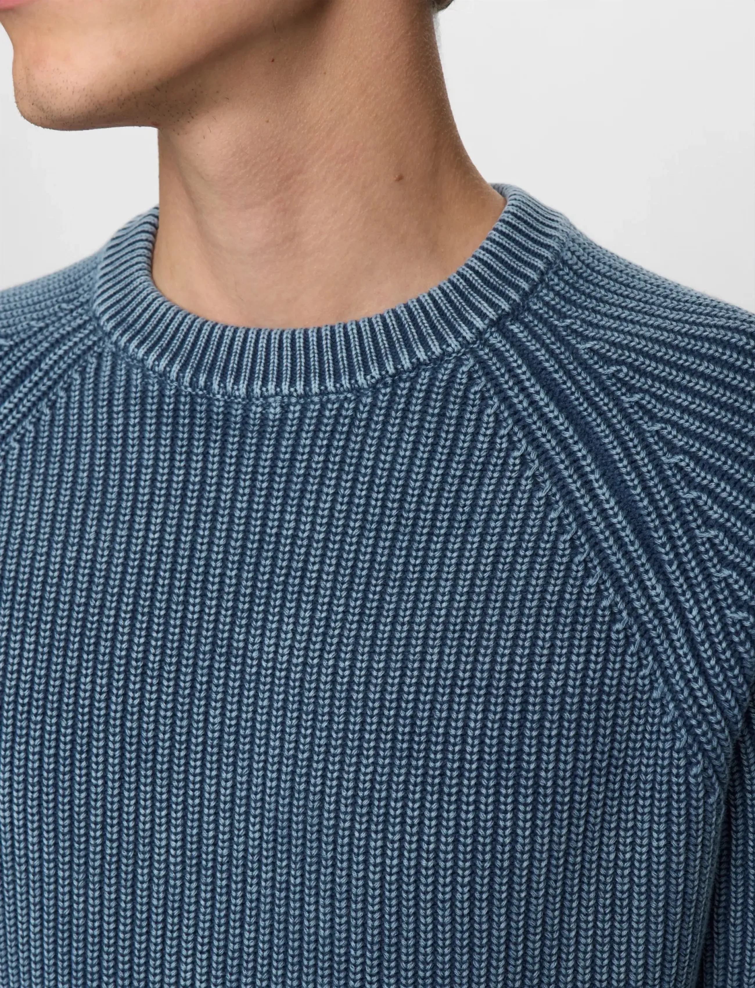 Anerkjendt - AKSUNE PATENT KNIT - rundhalsad - light blue - 4