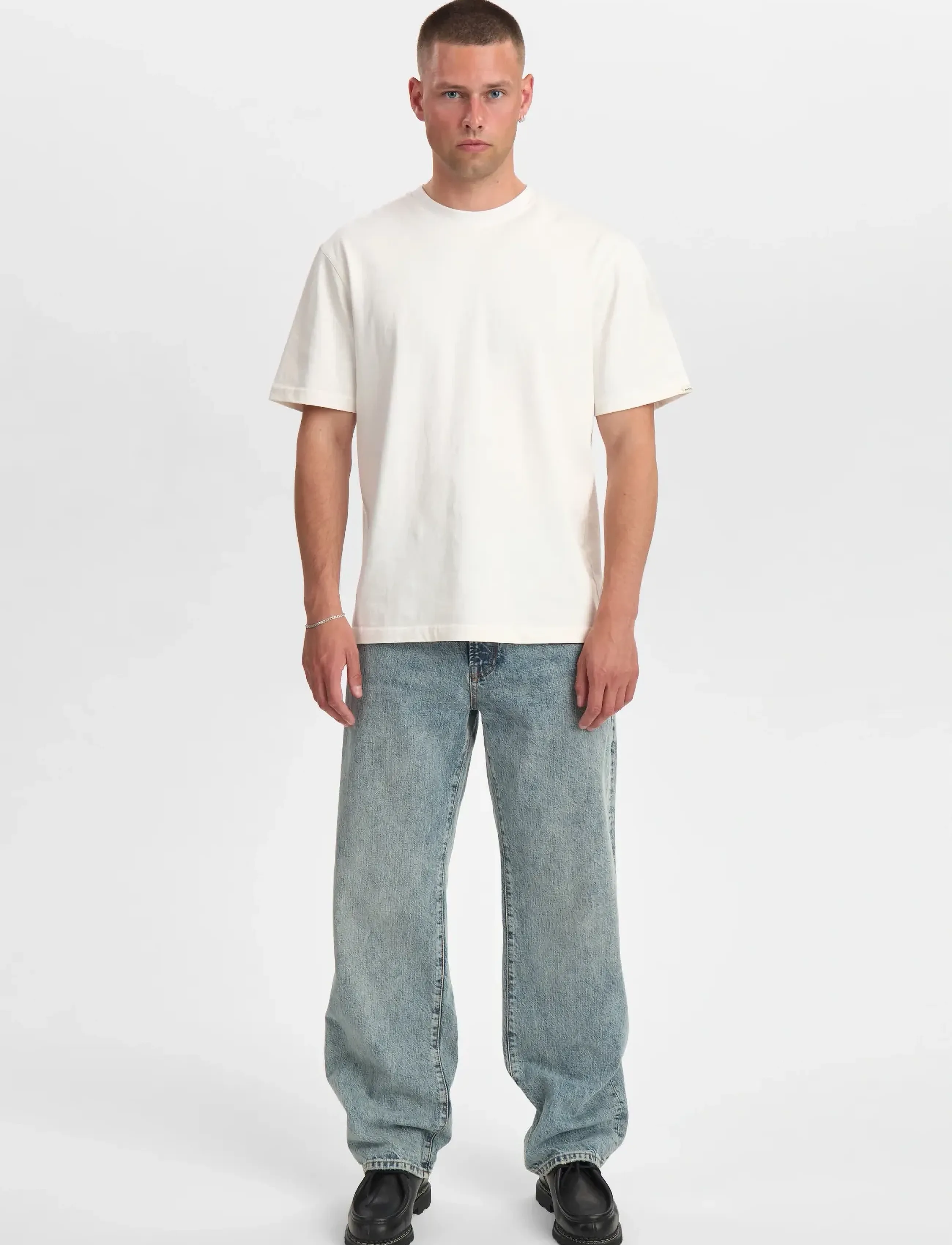 Anerkjendt - AKJONAS JEANS - 8006 MB MARBLE - rúmar gallabuxur - medium blue marble - 3