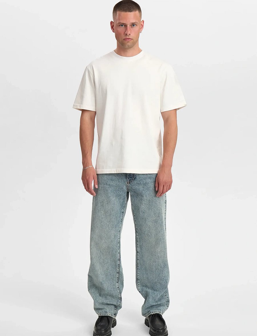Anerkjendt - AKJONAS JEANS - 8006 MB MARBLE - rúmar gallabuxur - medium blue marble - 3