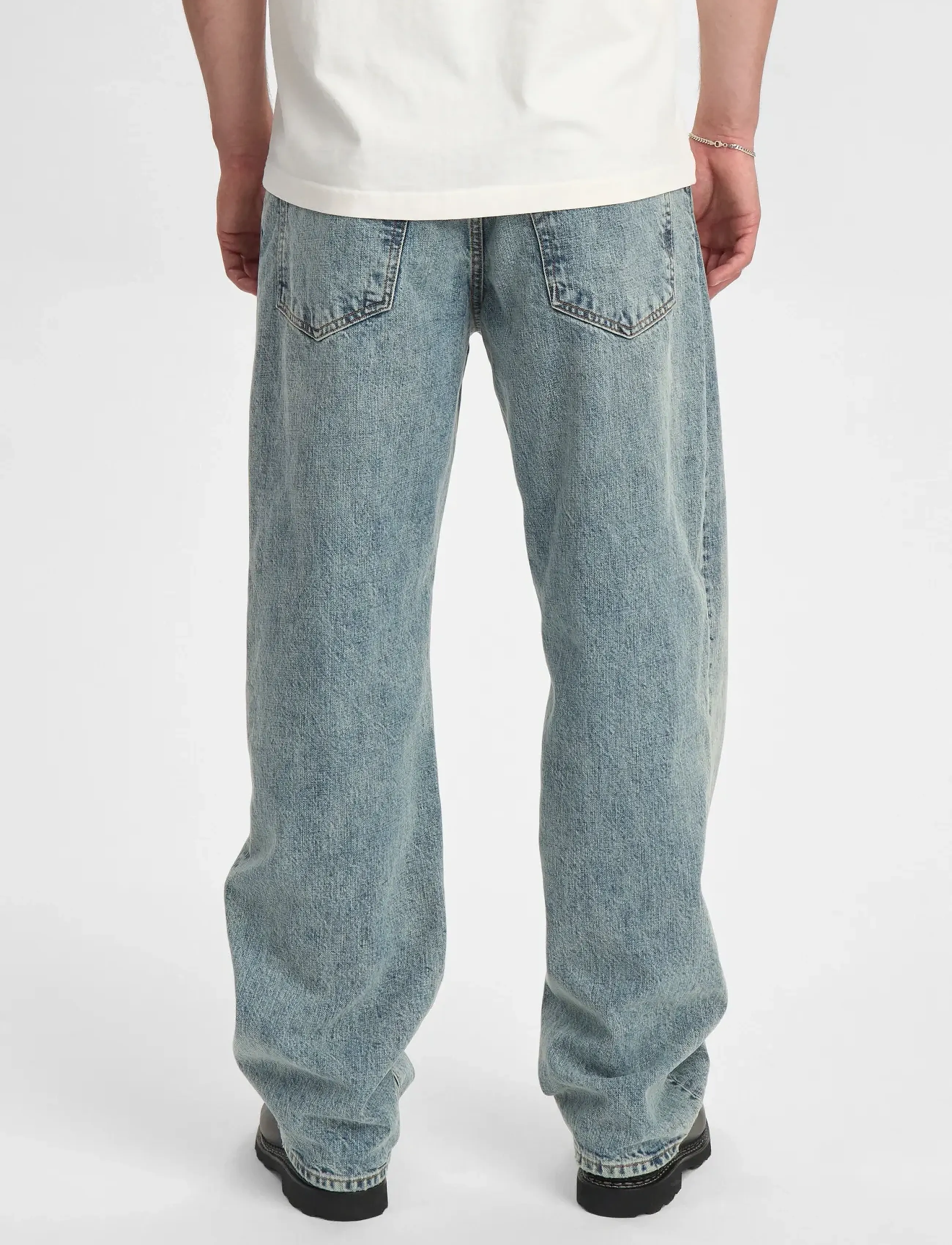 Anerkjendt - AKJONAS JEANS - 8006 MB MARBLE - rúmar gallabuxur - medium blue marble - 4