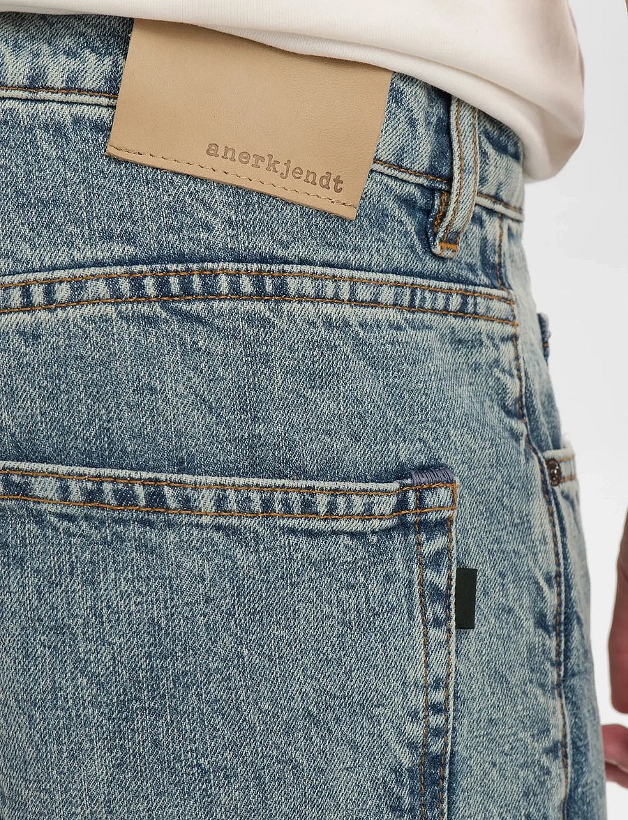 Anerkjendt - AKJONAS JEANS - 8006 MB MARBLE - rúmar gallabuxur - medium blue marble - 5