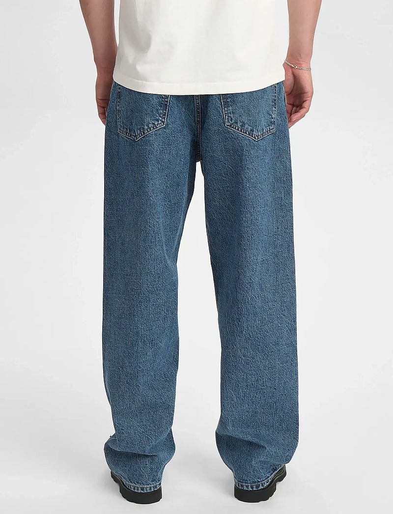 Anerkjendt - AKJAKOB JEANS - 8007 CLASSIC BLUE - loose jeans - classic blue - 4