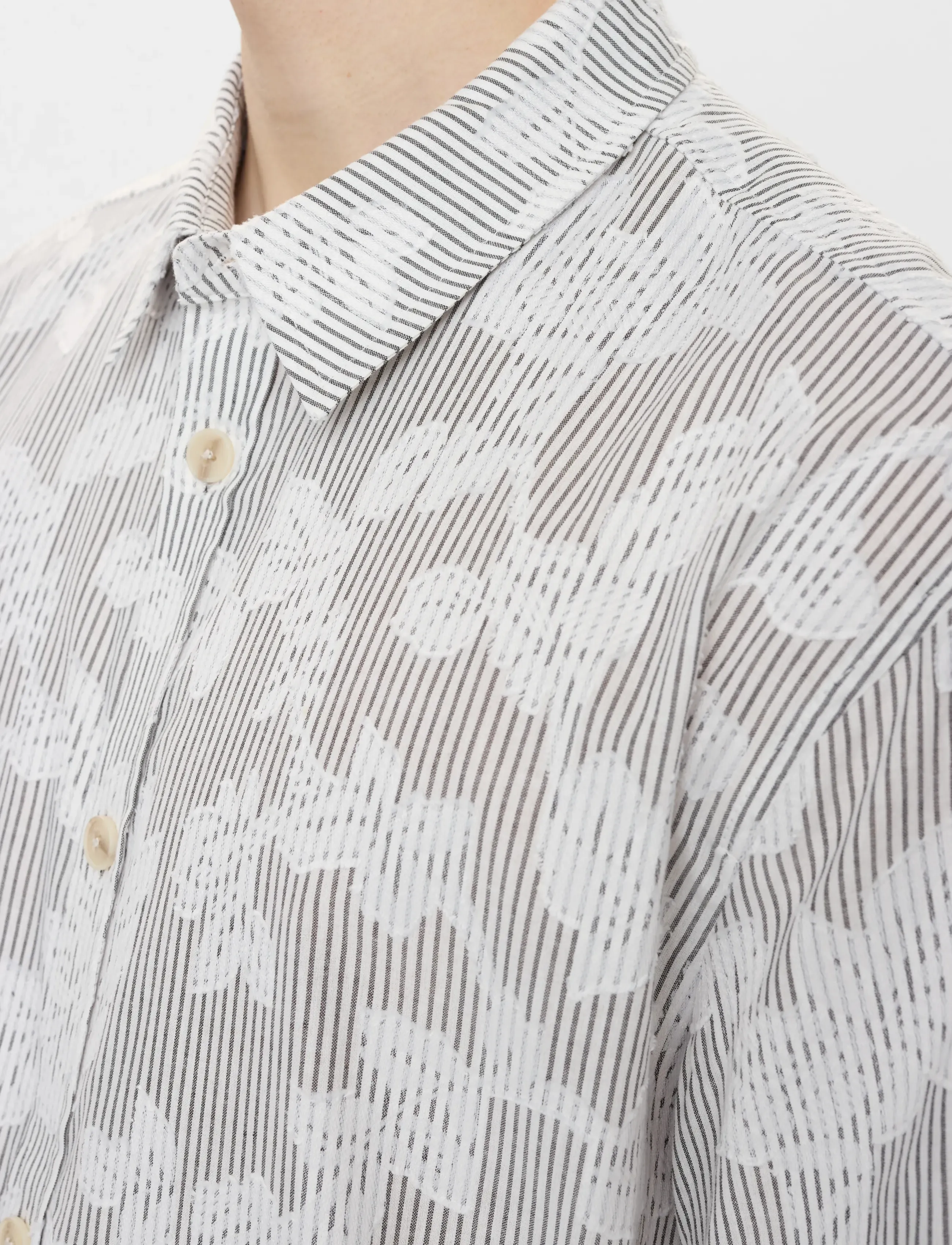 Anerkjendt AKOTTO JACQ SS SHIRT - Kortærmede skjorter - CAVIAR / white