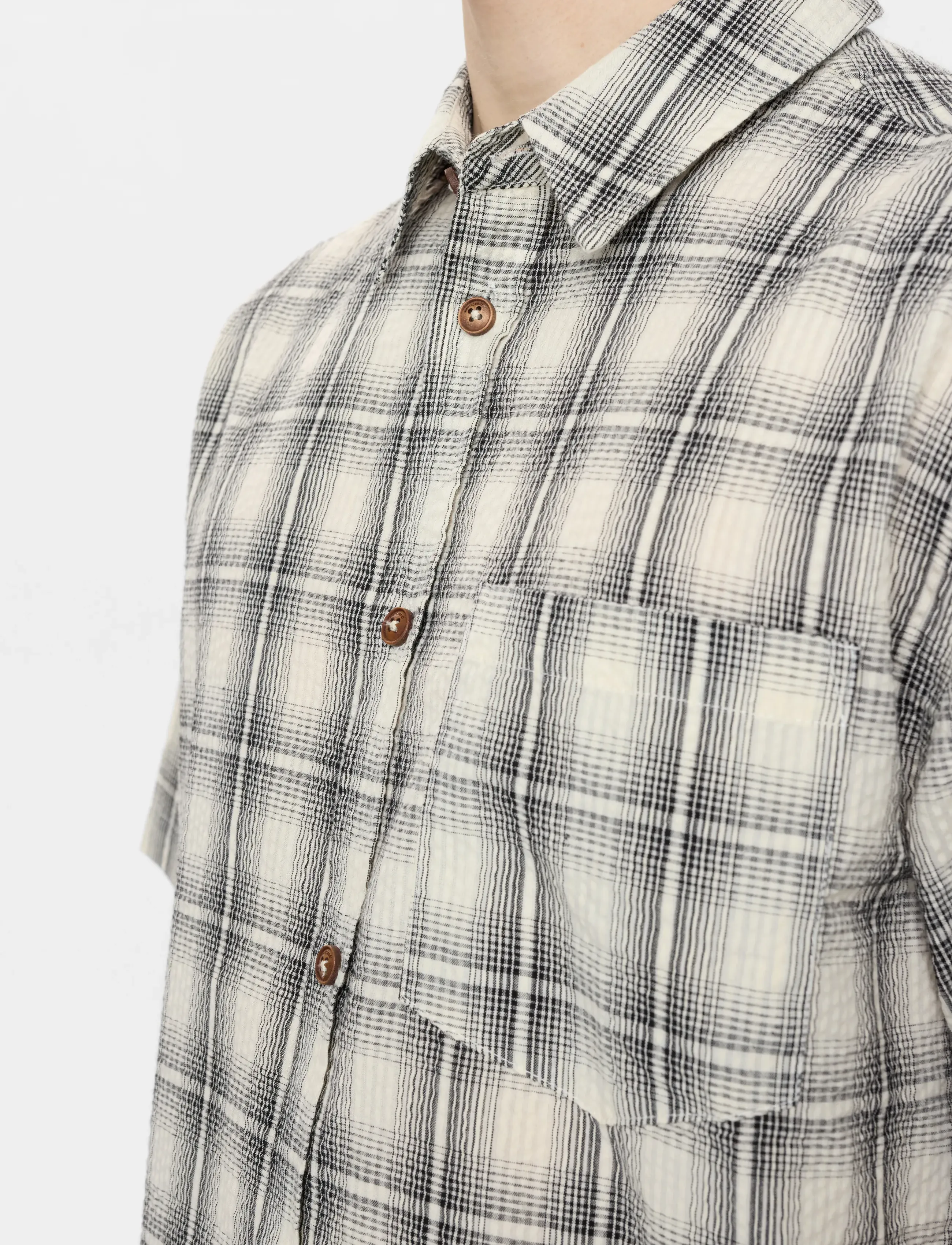 Anerkjendt AKOTTO SEERSUCKER CHECK SS SHIRT - Ternede skjorter - TOFU / multi