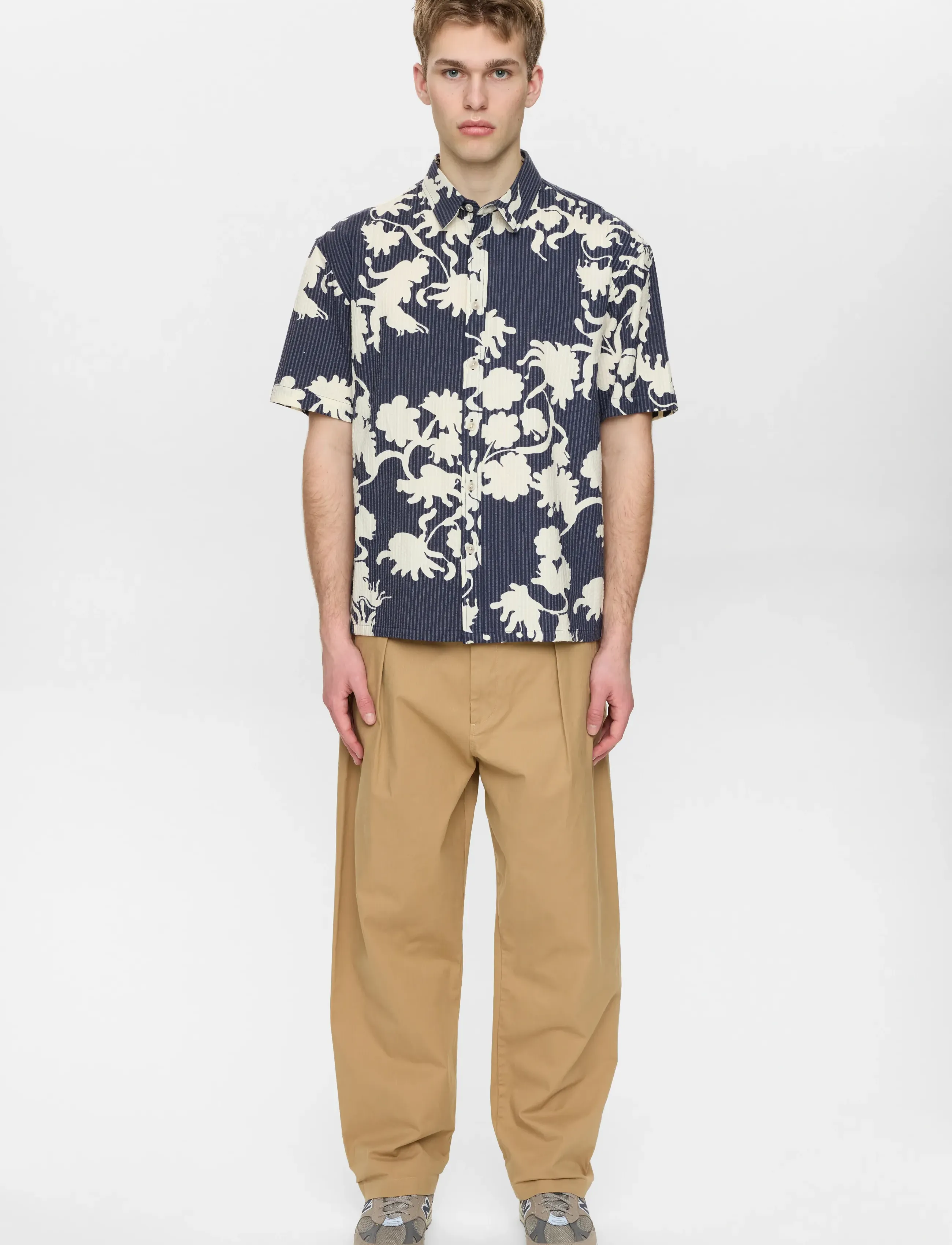 Anerkjendt - AKOTTO AOP SS SHIRT - mønstrede skjorter - sky captain - 4