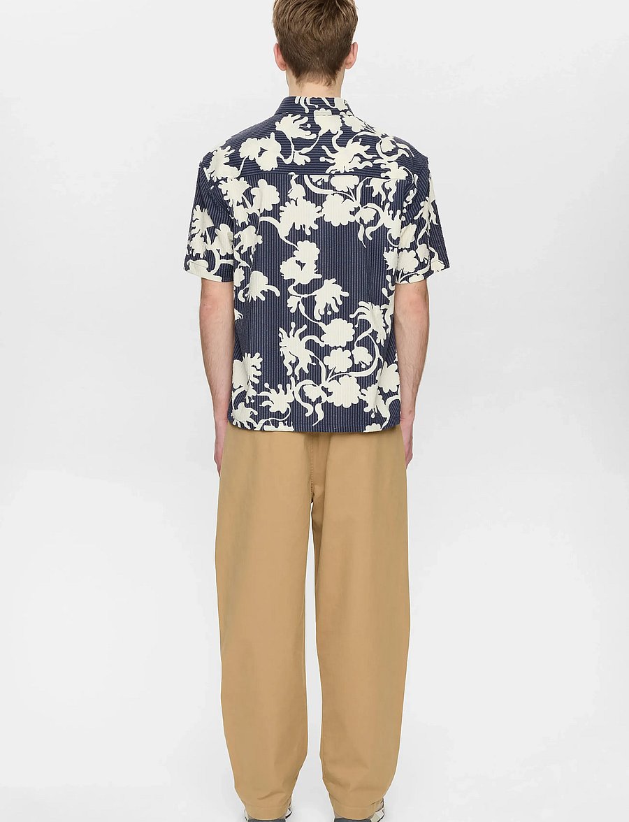 Anerkjendt - AKOTTO AOP SS SHIRT - mønstrede skjorter - sky captain - 5