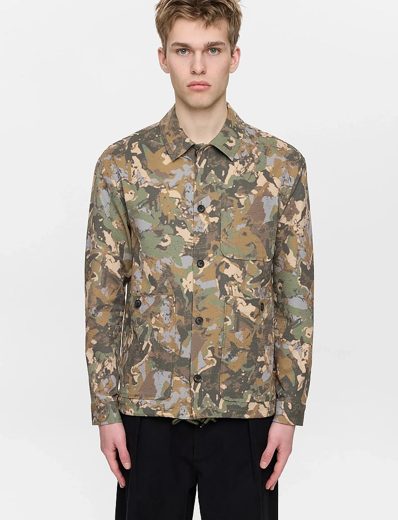 Anerkjendt - AKODIN CAMO TEC OVERSHIRT - forårsjakker - forest night - 2