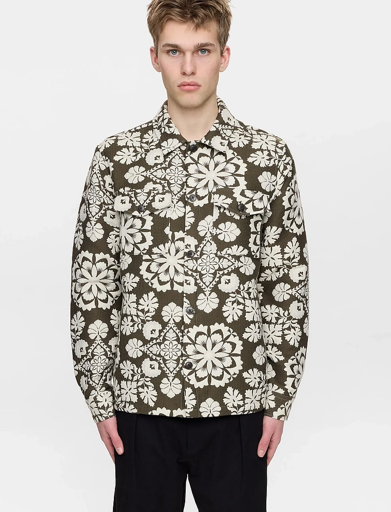 Anerkjendt - AKOSCAR FLOWER JACQ OVERSHIRT - kollektioner - forest night - 2