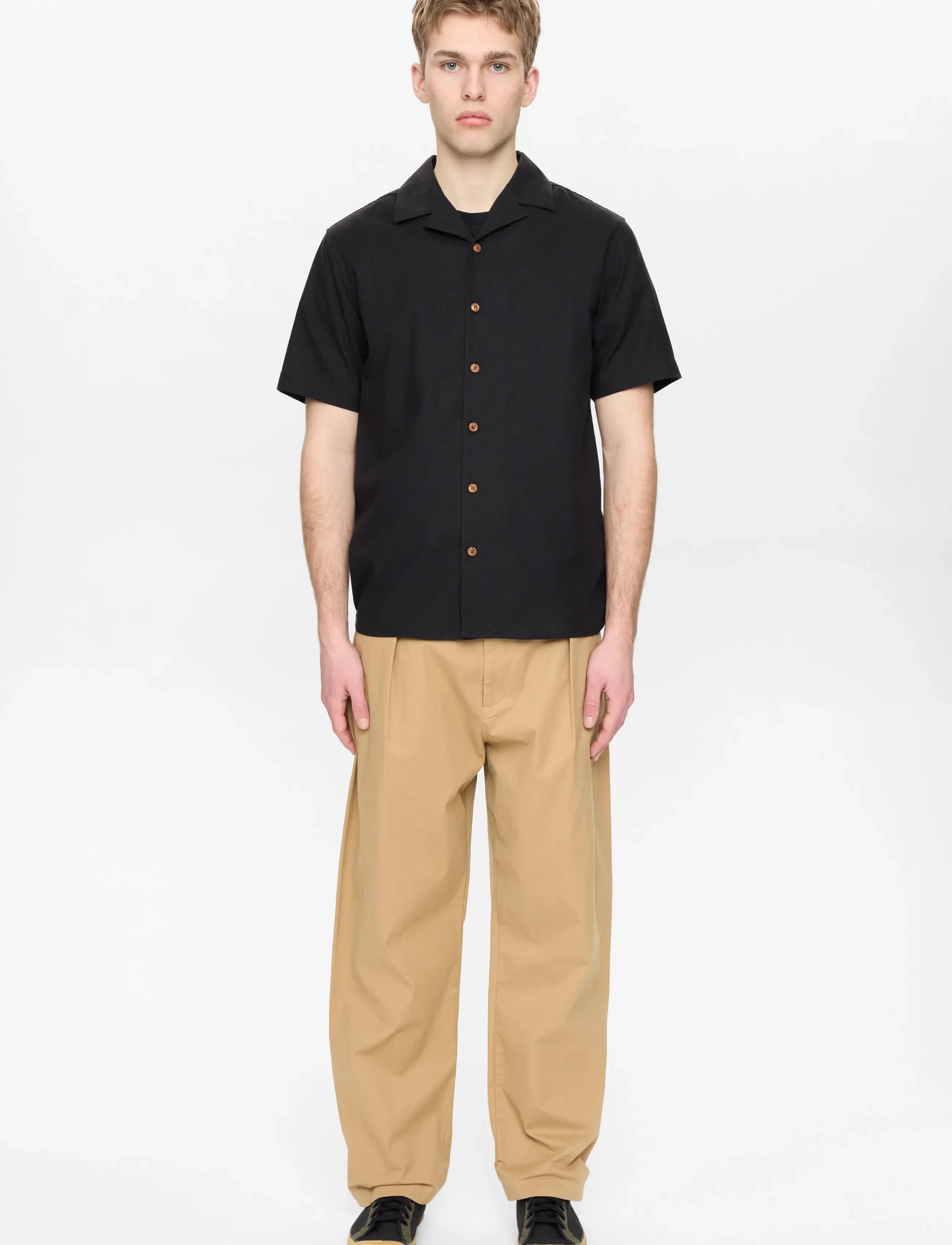 Anerkjendt - AKLEO COT/LINEN/VIS S/S SHIRT - kortærmede skjorter - caviar - 4