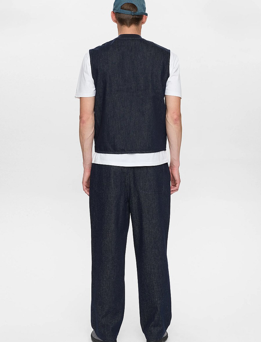 Anerkjendt - AKROBIN DENIM GILET - västar - dark blue denim - 3