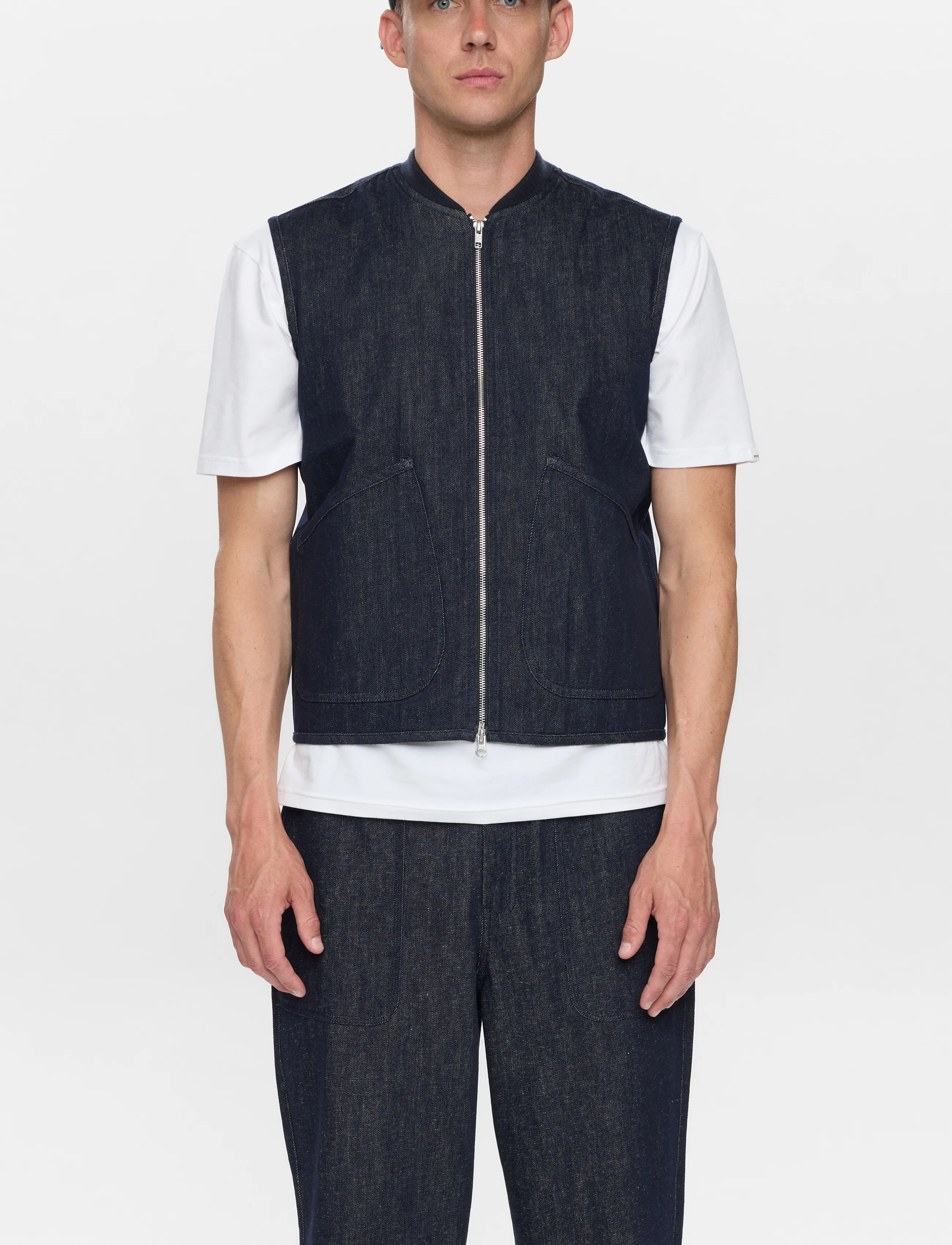 Anerkjendt - AKROBIN DENIM GILET - veste - dark blue denim - 4