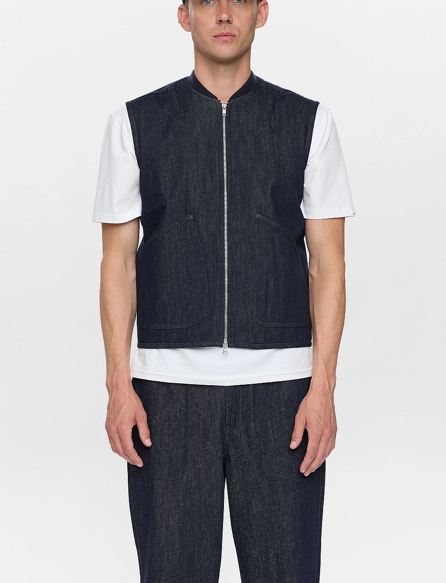 Anerkjendt - AKROBIN DENIM GILET - veste - dark blue denim - 4