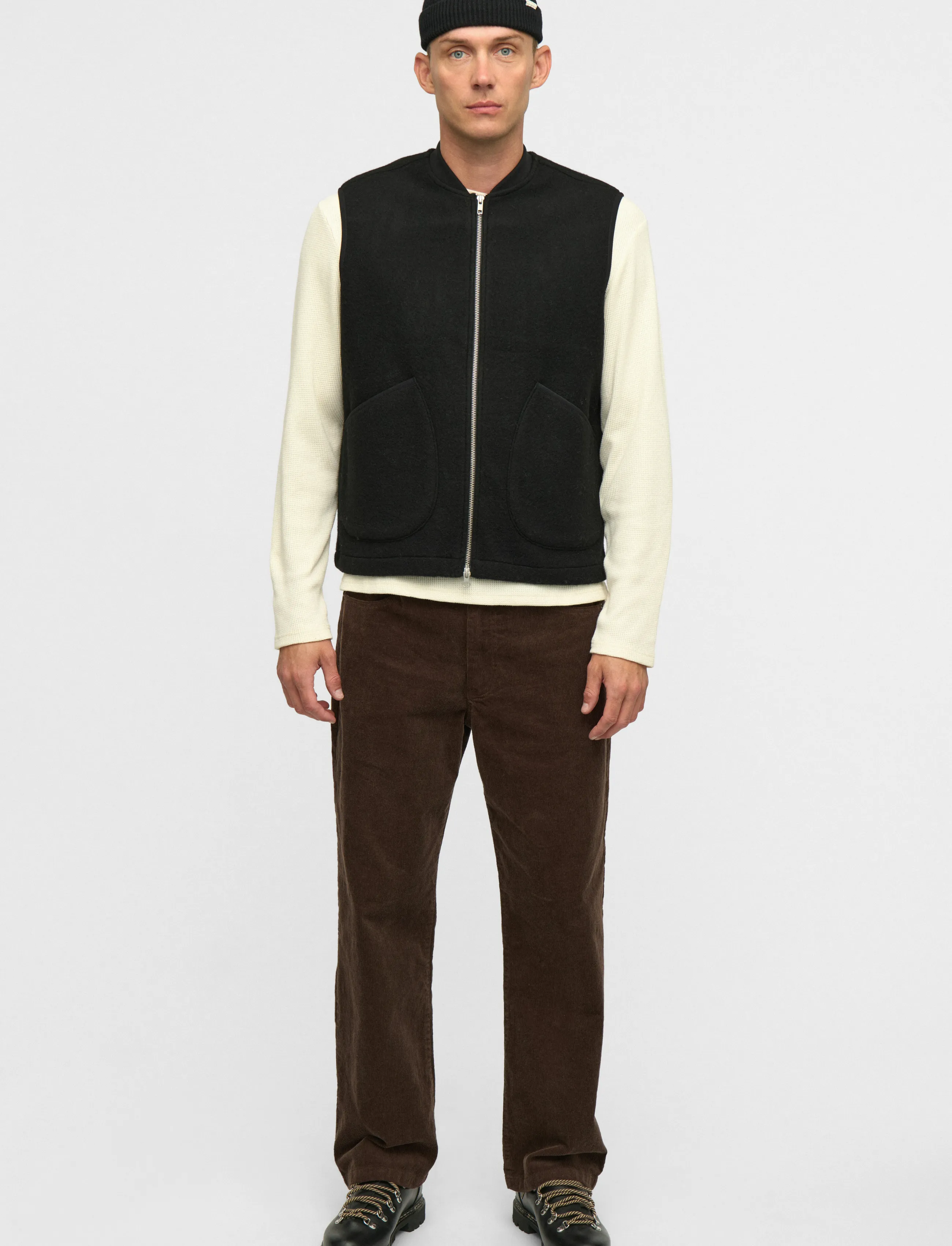 Anerkjendt AKROBIN BOILED WOOL GILET - Jacken & Mäntel - CAVIAR / black