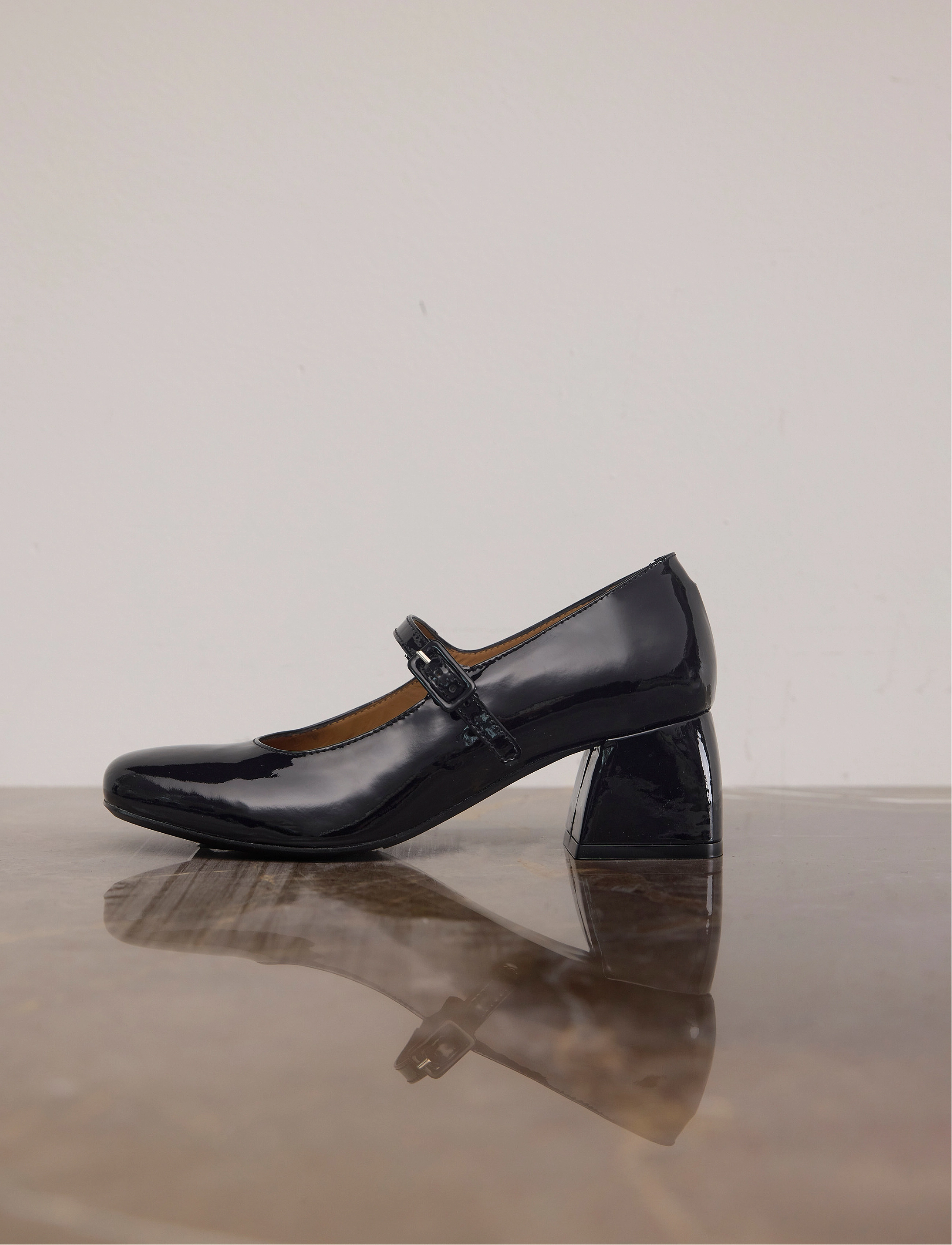 ANGULUS Schuhe Heel With Buckle, 37, Heels, Schwarz - Heeled Sandals, Frauen