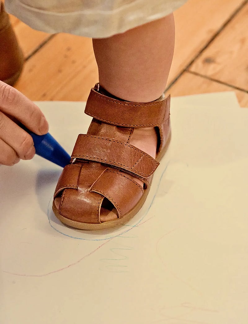 ANGULUS - Sandals - flat - closed toe - kingad - 1545/2219 cognac/cognac - 0