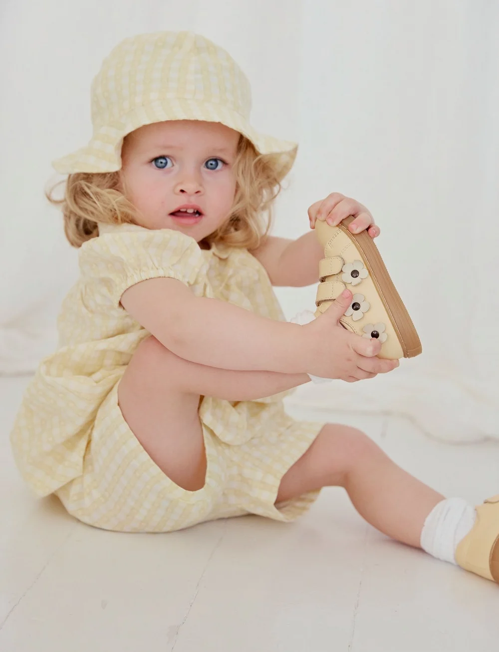 ANGULUS - Shoes - flat - with velcro - low tops - 2713/1502 mellow yellow/butter - 0