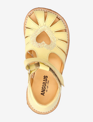 ANGULUS - Sandals - flat - closed toe - - zomerkoopjes - 1495/2696 ligth yellow/ligth y - 3
