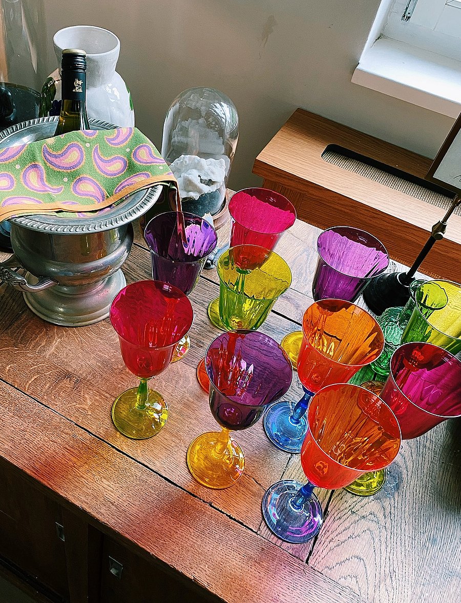 Anna + Nina - Multicoloured Wine Glass Set of 4 - valge veini pokaalid - multicolor - 0