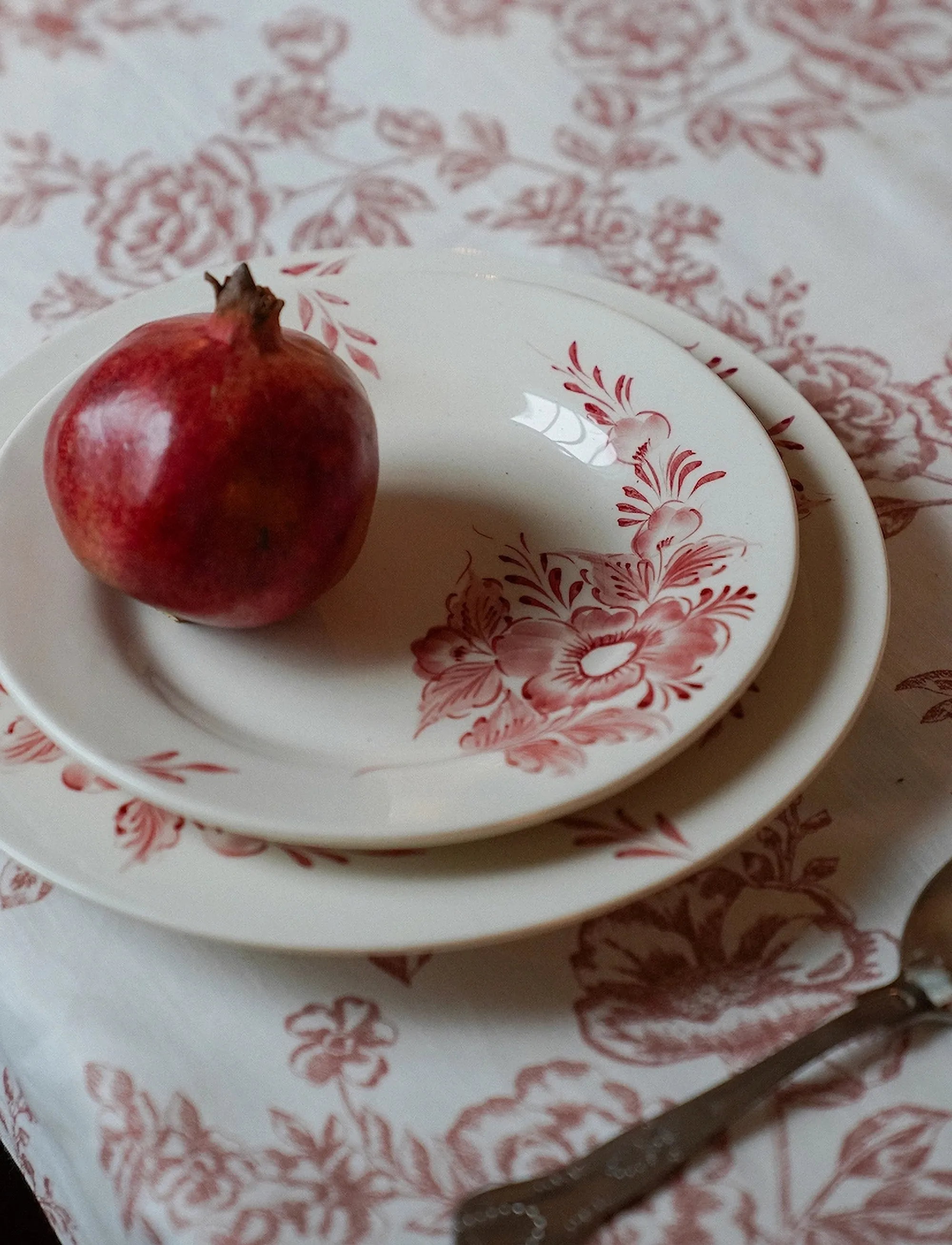 Anna + Nina Whimsical Rose Breakfast Plate, Ø 22 cm, Plates, Rosa - Small Homeware