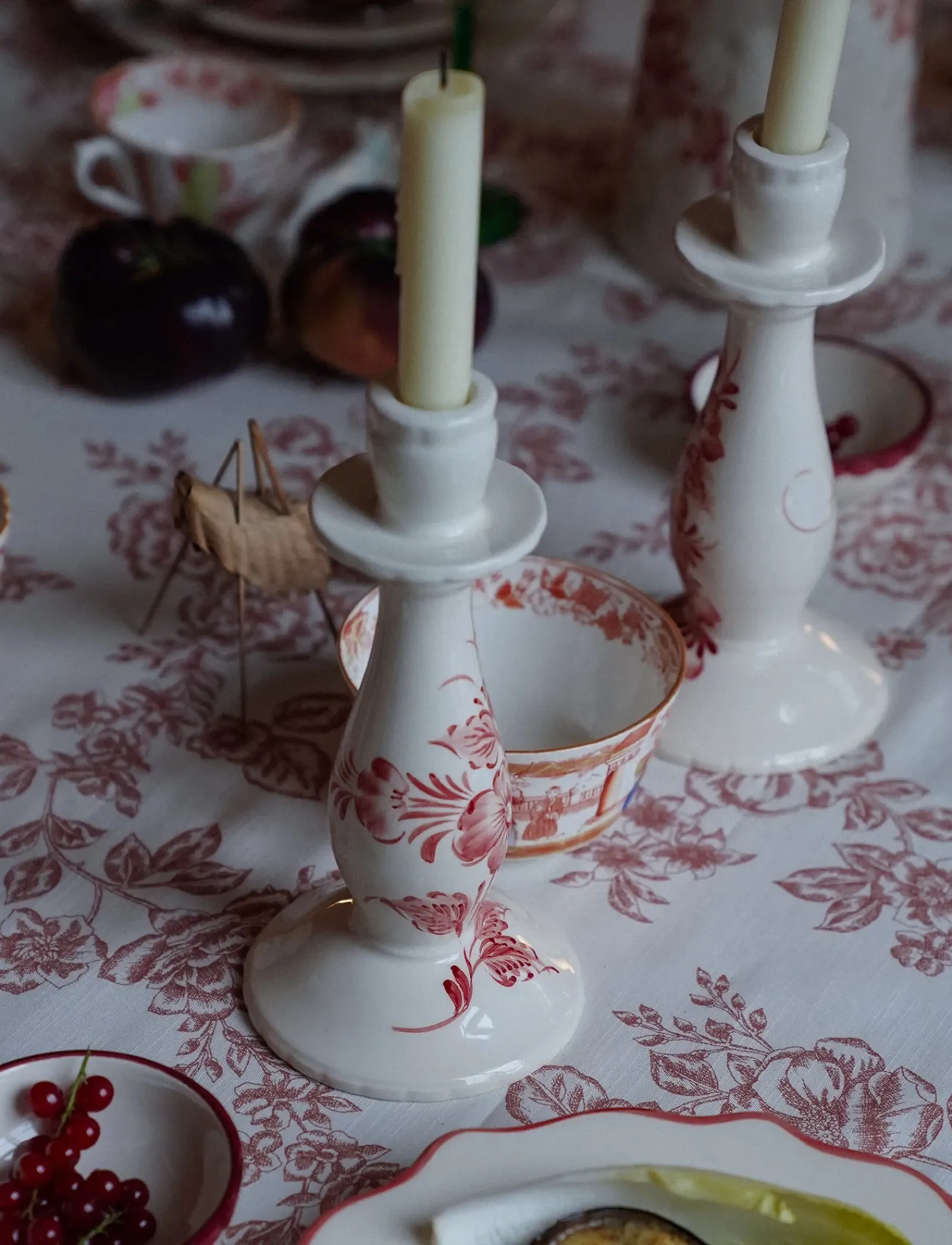 Anna + Nina - Whimsical Rose Candle Holder - kynttilänjalat - brown - 2