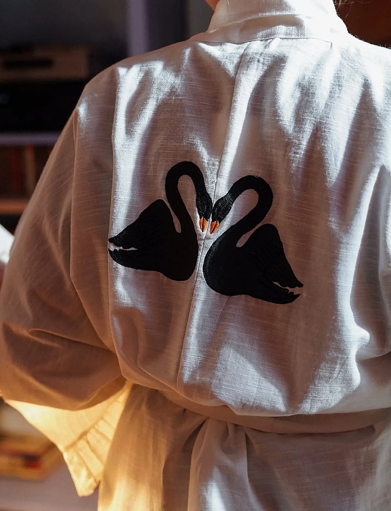 Anna + Nina - Black Swan Kimono - kimonos - multicolour - 0