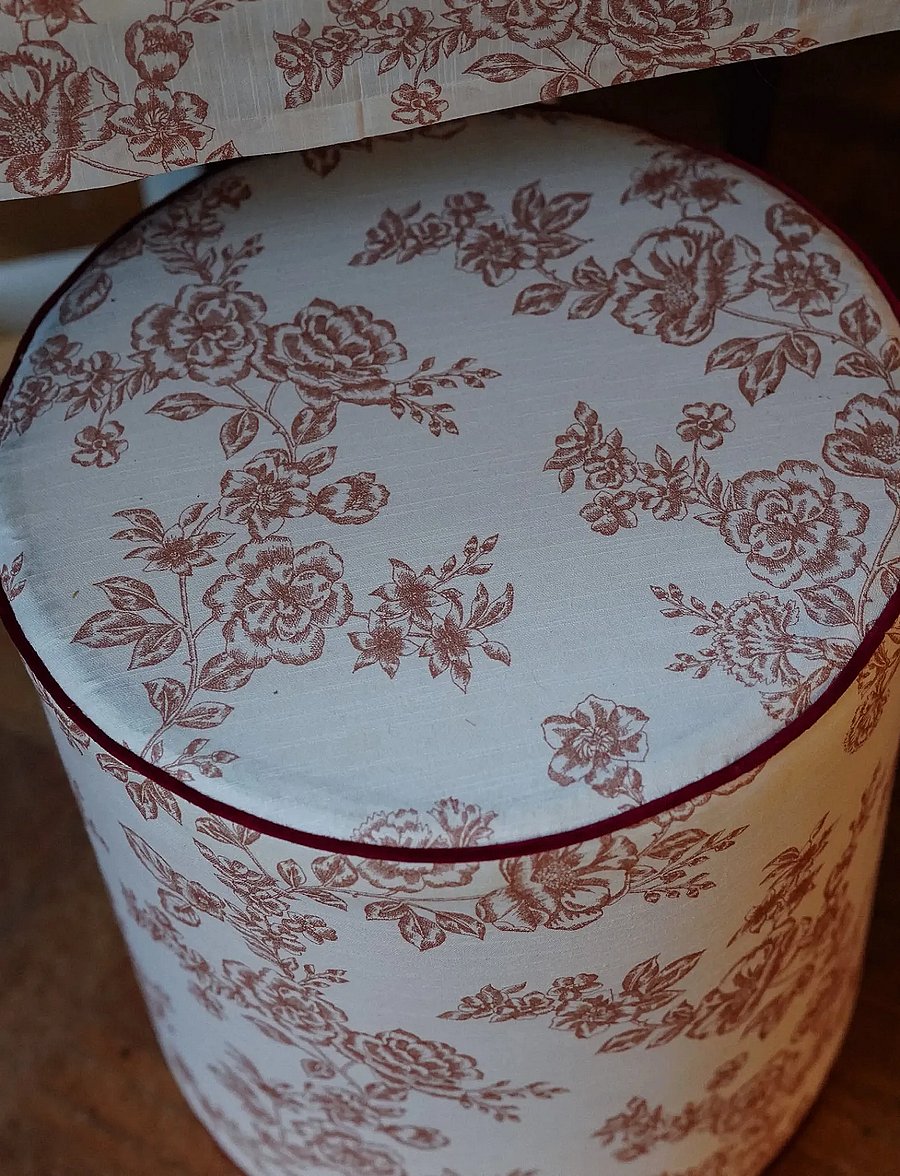 Anna + Nina - Whimsical Rose Pouf - poufs - multicolour - 1