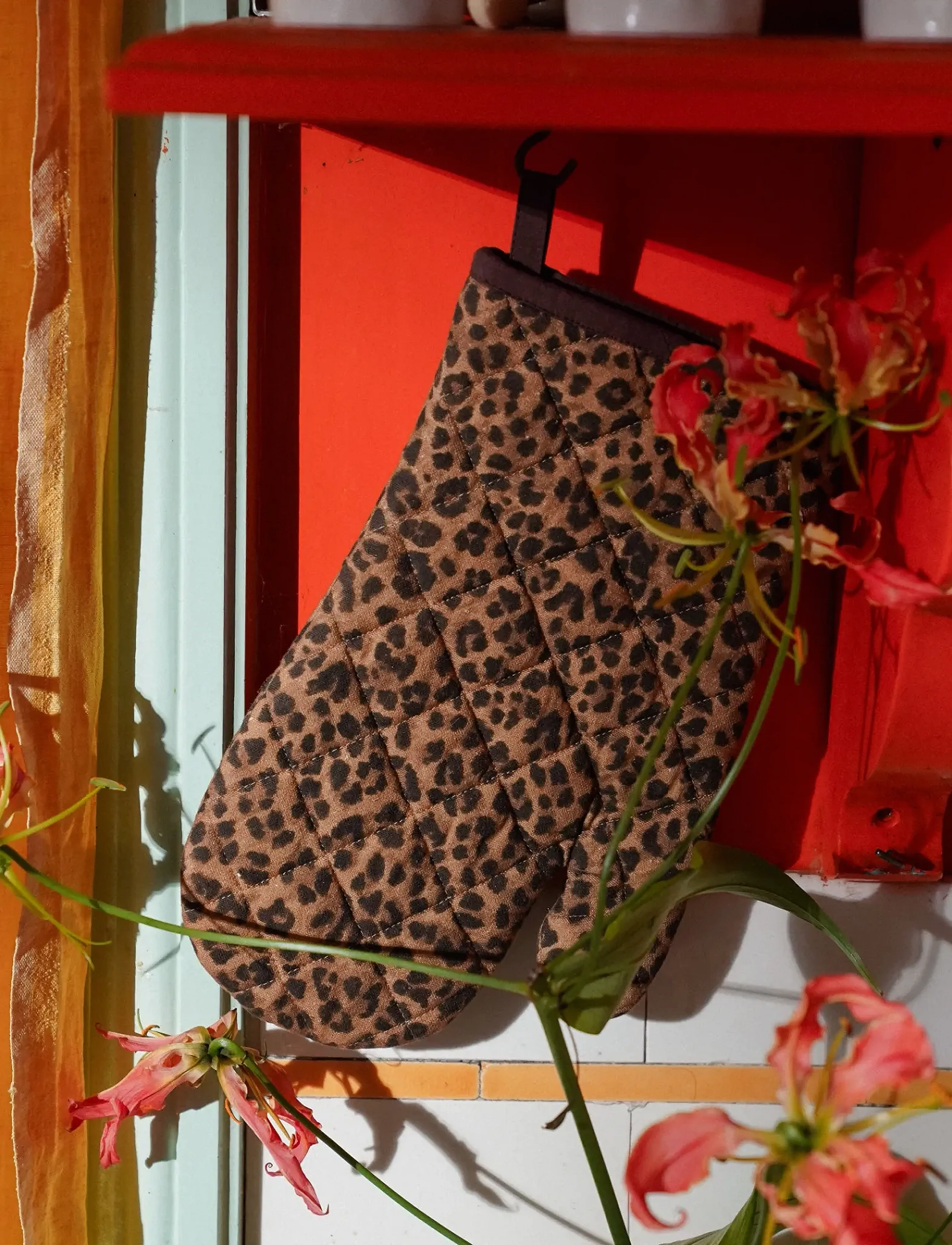 Anna + Nina - Leopard Oven Mitt - multicolour - 1