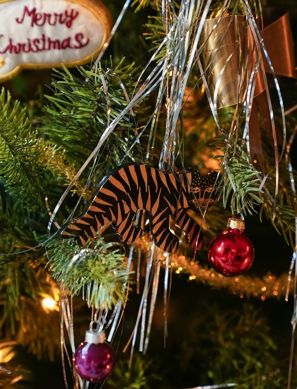 Anna + Nina - Tiger Stripe Ornament - weihnachtskugeln - multicolor - 1