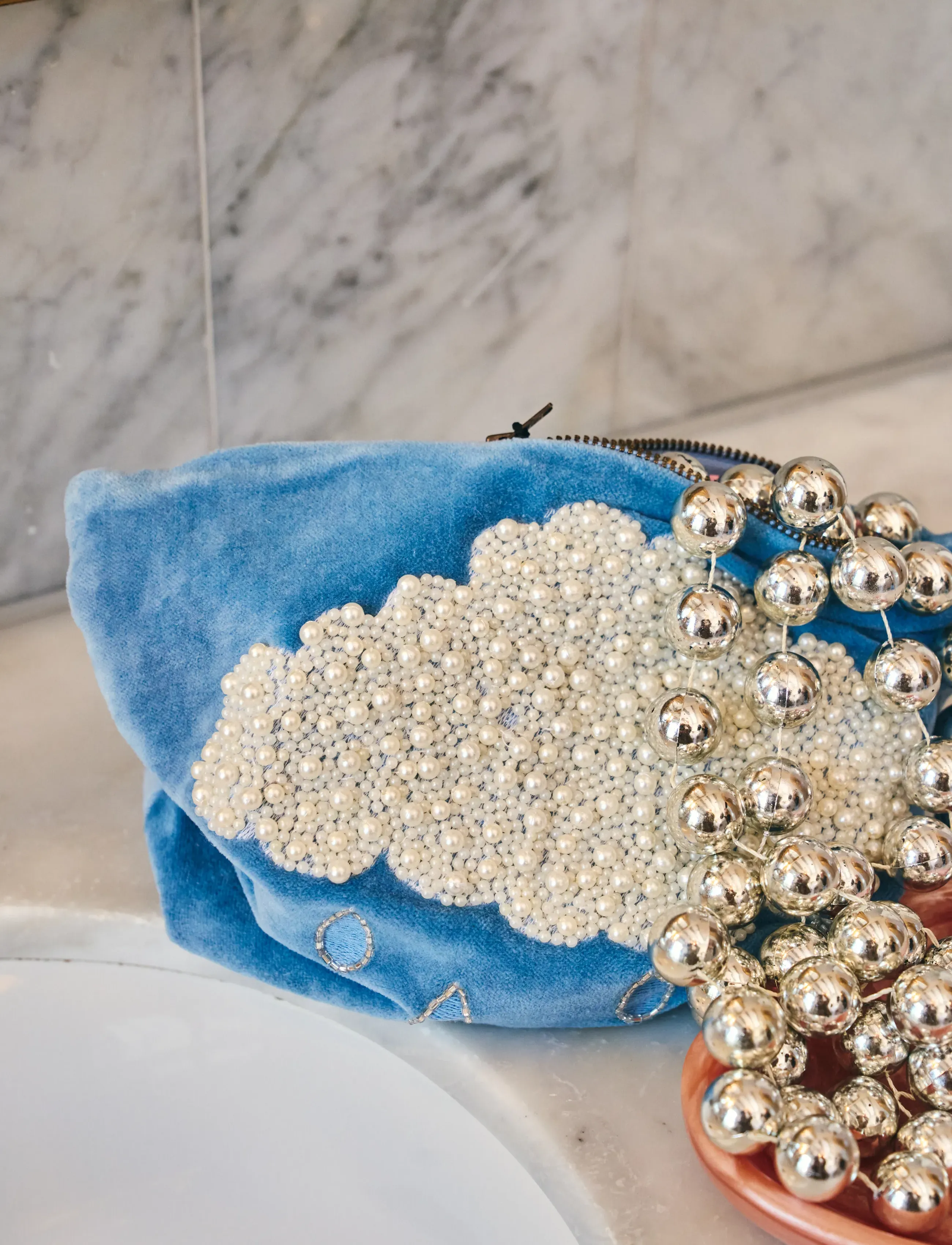 Anna + Nina - Beaded Pearly Weather Make-up Bag - makeup - blue - 0