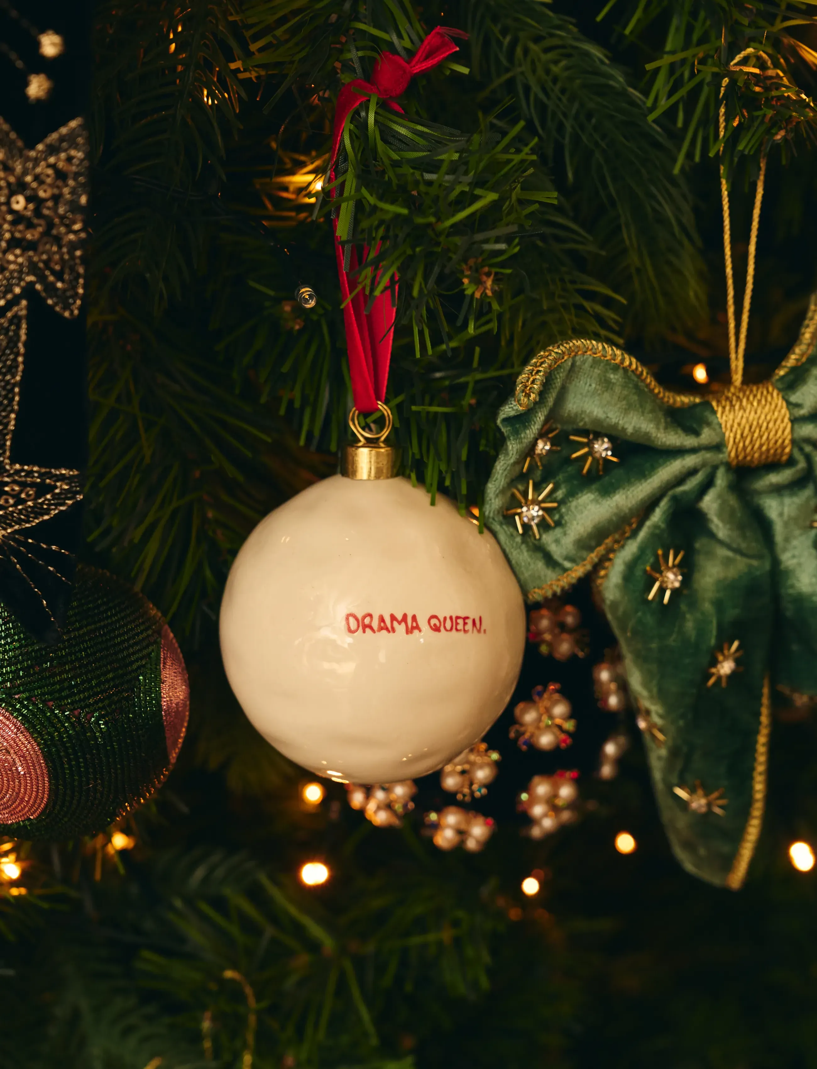 Anna + Nina - Drama Queen Ornament - christmas baubles - white - 0