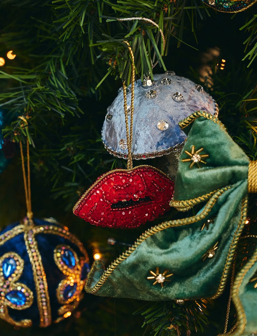 Anna + Nina - Beaded Pout Ornament - weihnachtskugeln - red - 0